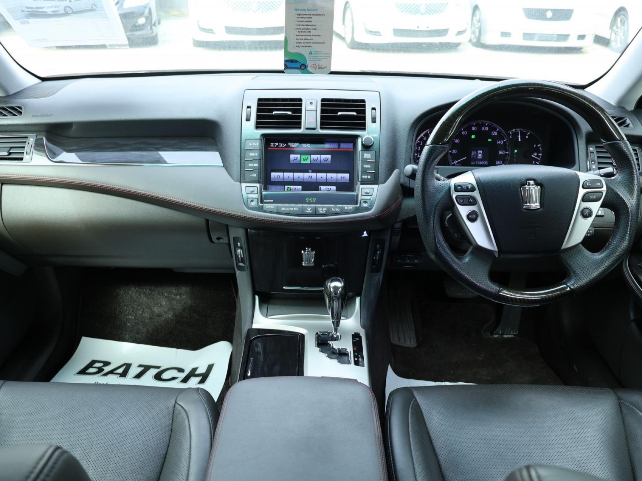 TOYOTA CROWN