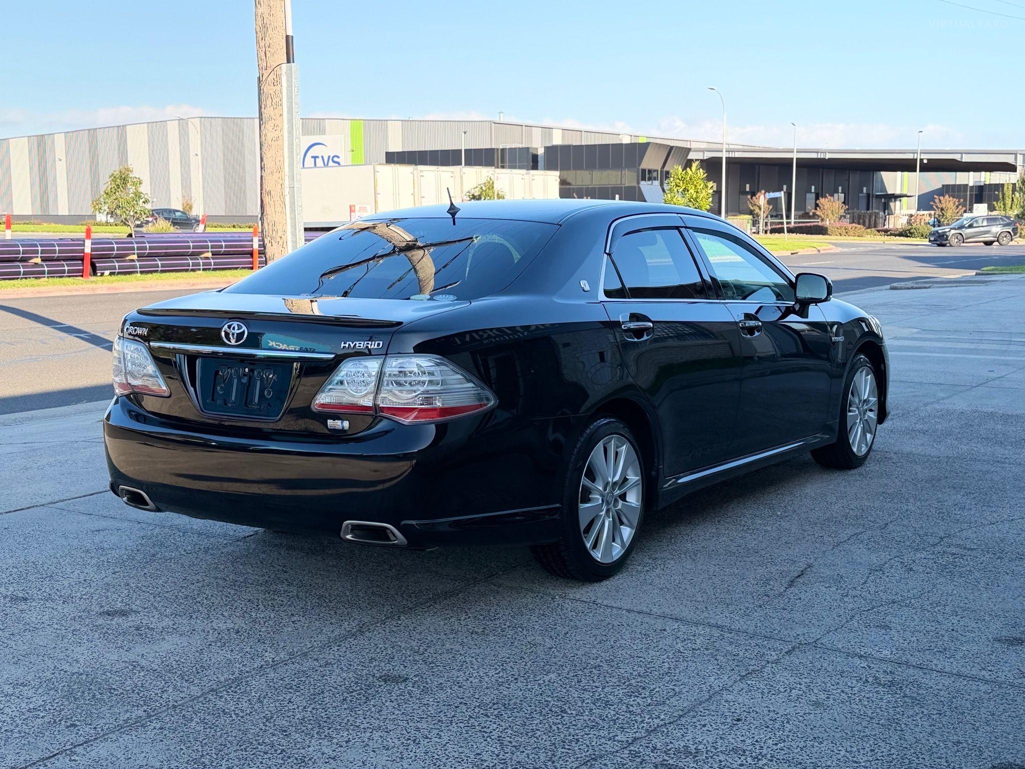TOYOTA CROWN
