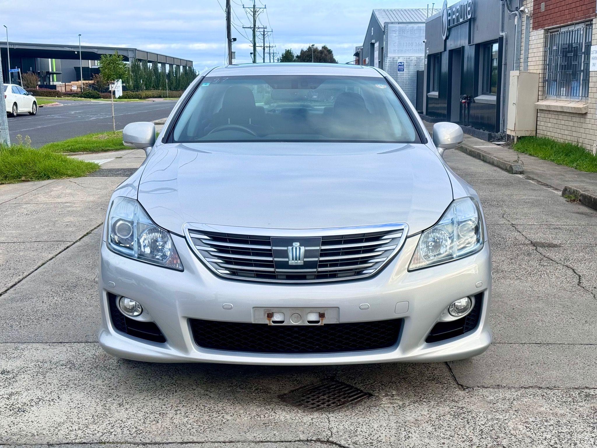 TOYOTA CROWN