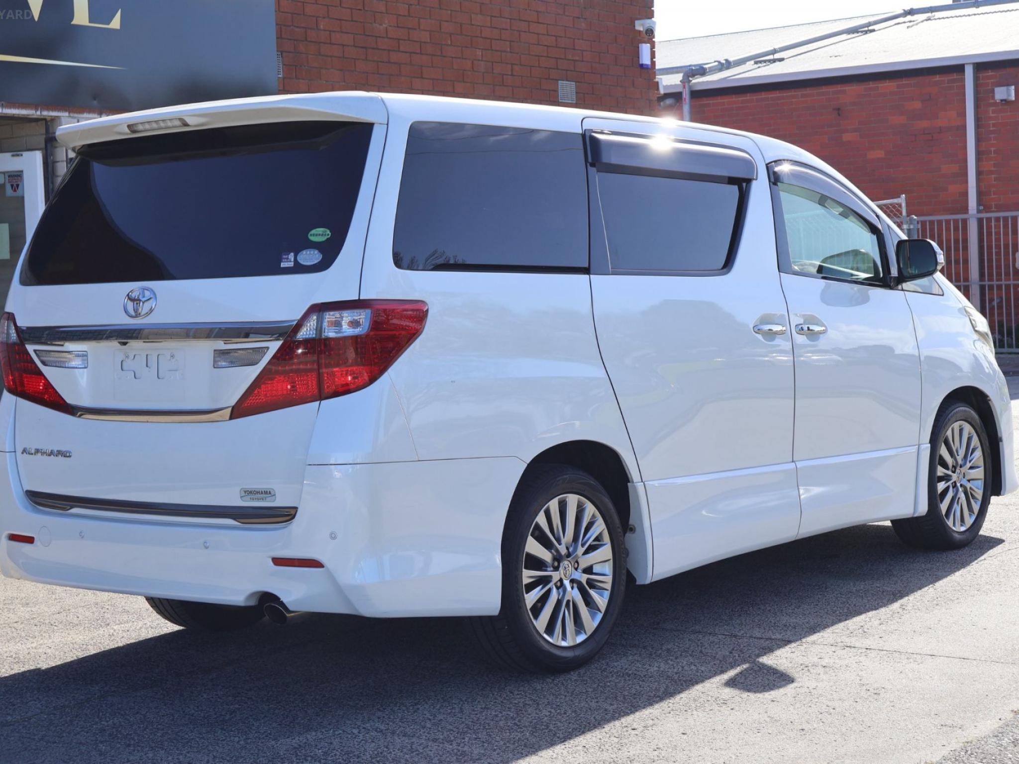 TOYOTA ALPHARD