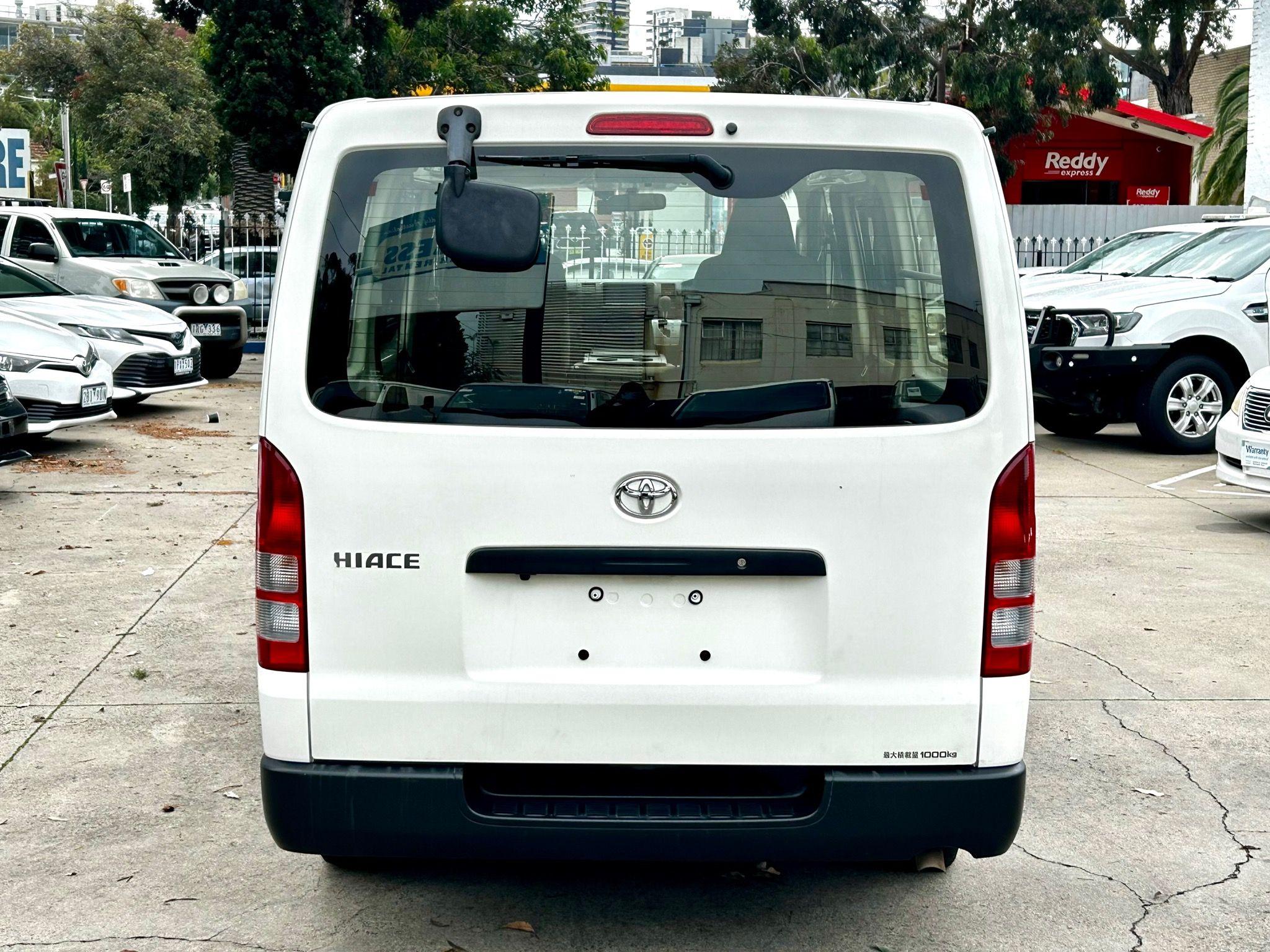 TOYOTA HIACE VAN