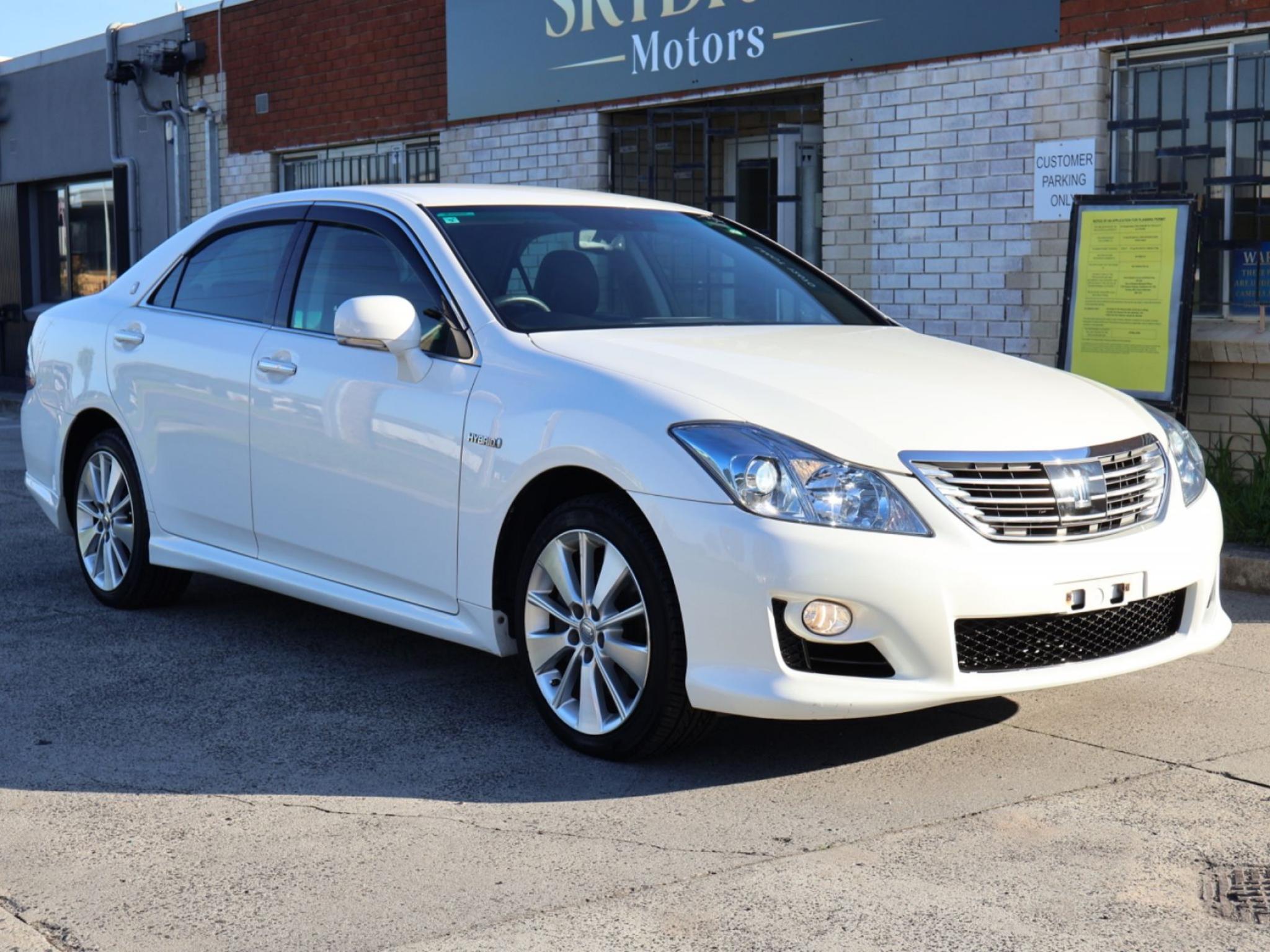 TOYOTA CROWN