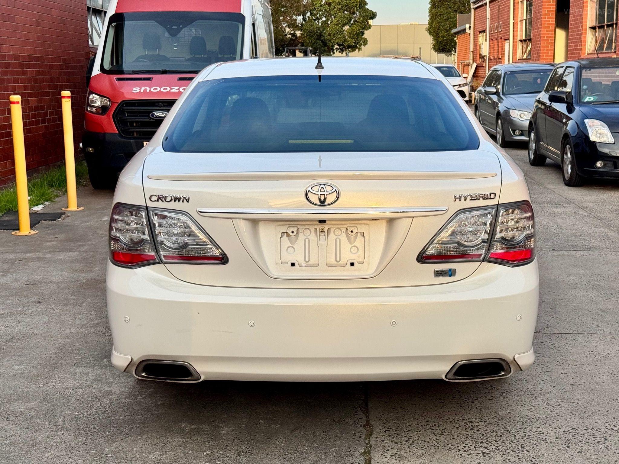 TOYOTA CROWN