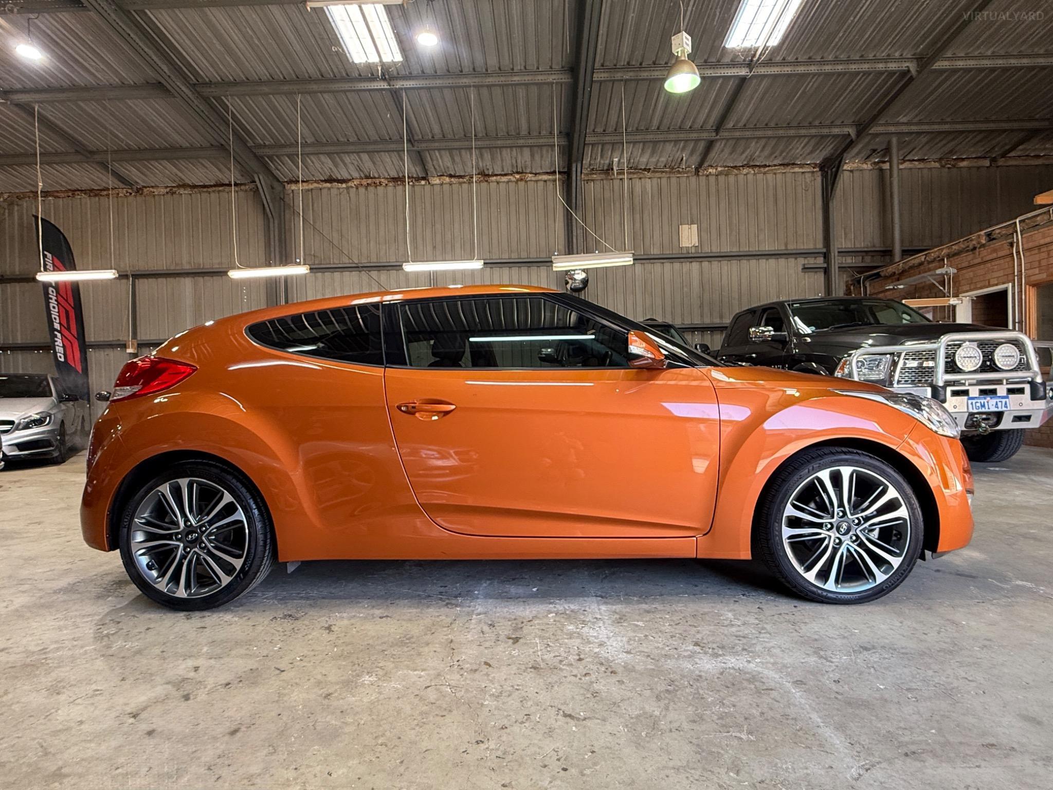 HYUNDAI VELOSTER