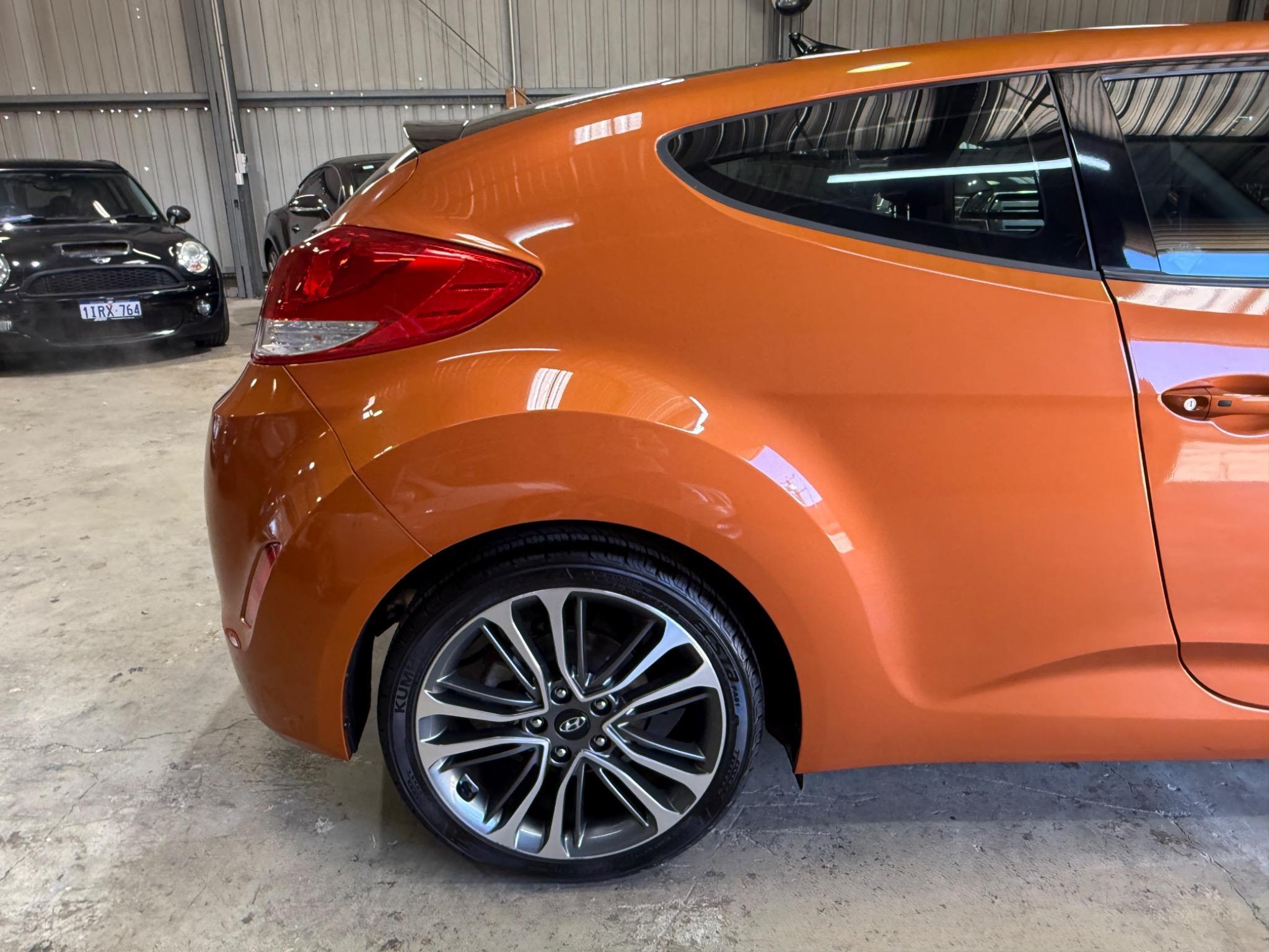 HYUNDAI VELOSTER