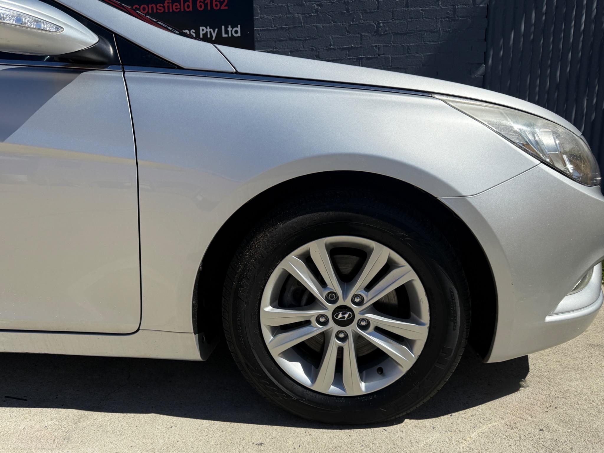 HYUNDAI i45