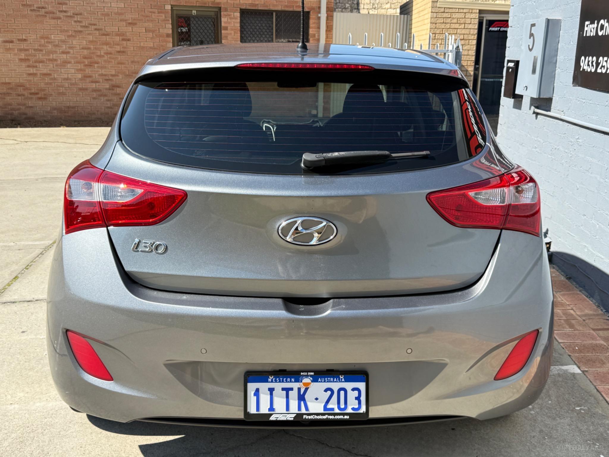 HYUNDAI i30