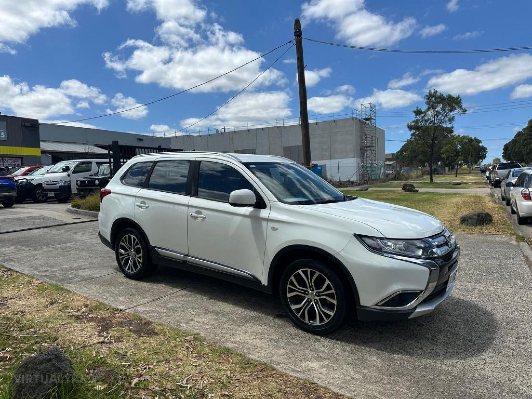 MITSUBISHI OUTLANDER