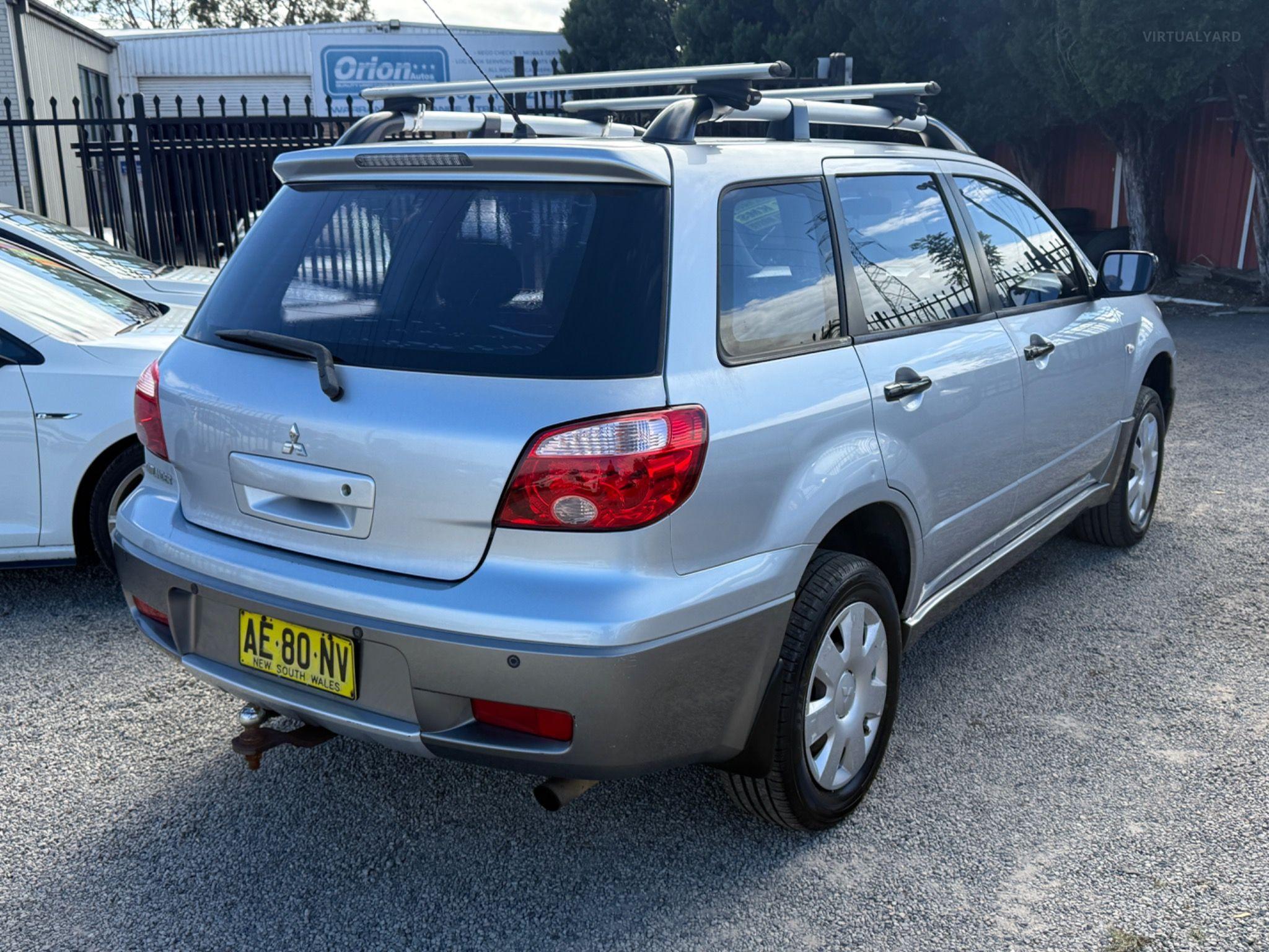 MITSUBISHI OUTLANDER