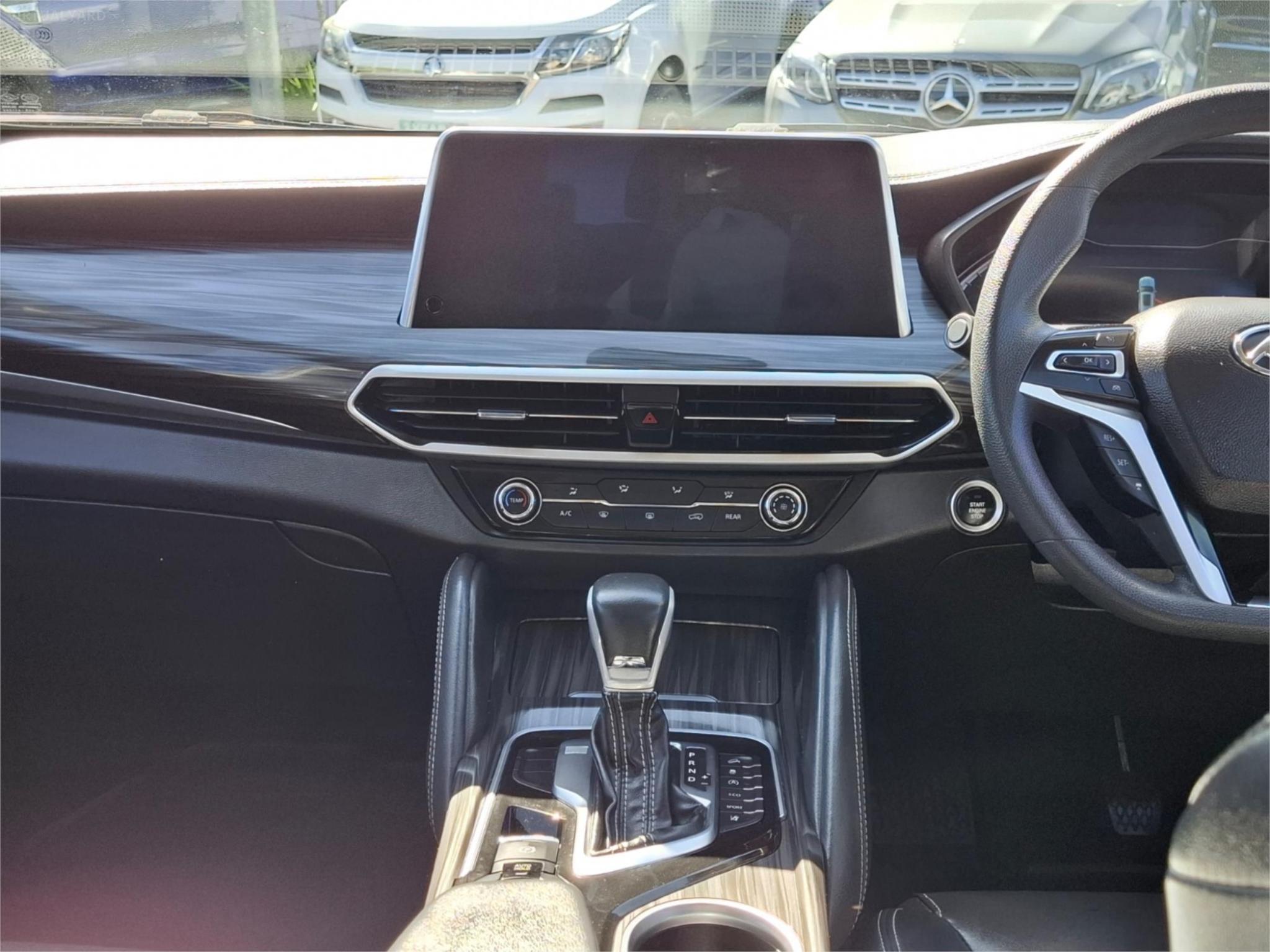 2022 LDV D90 SV9A WAGON 7ST 5DR SPTS AUTO 6SP 2.0T image 13