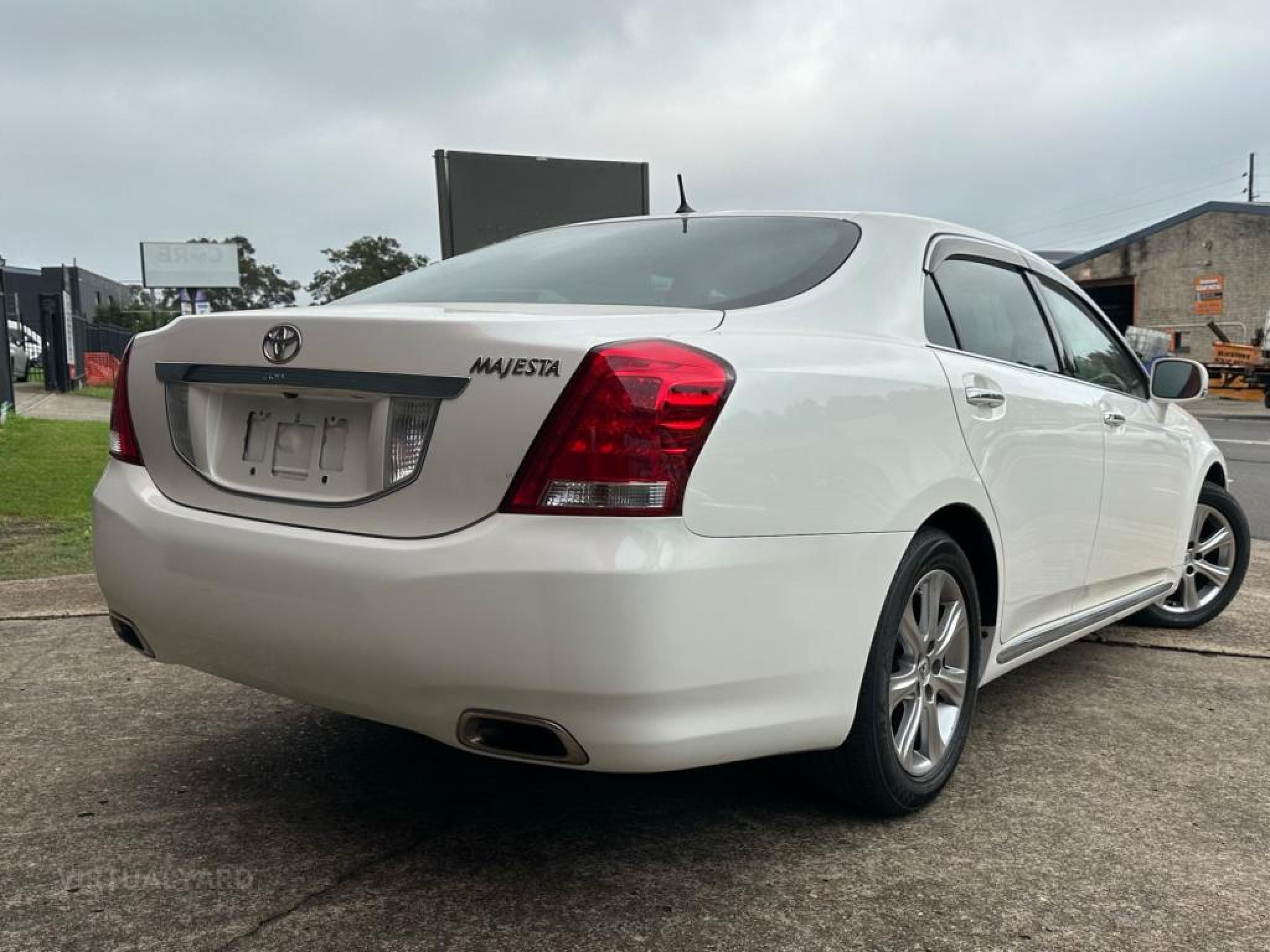 TOYOTA CROWN