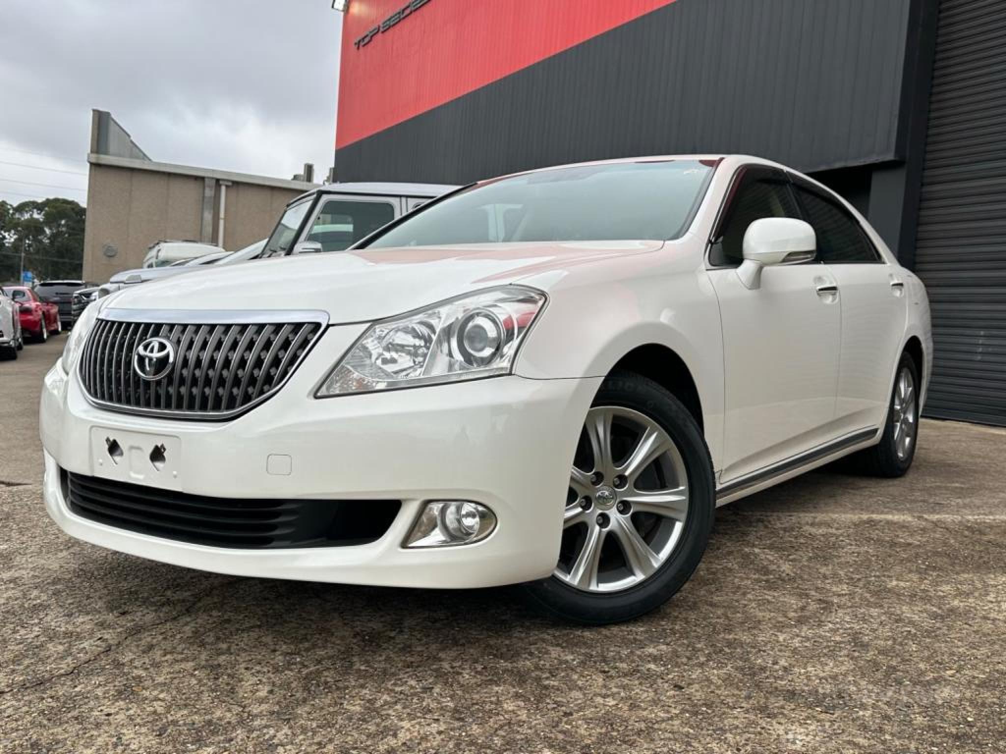 TOYOTA CROWN
