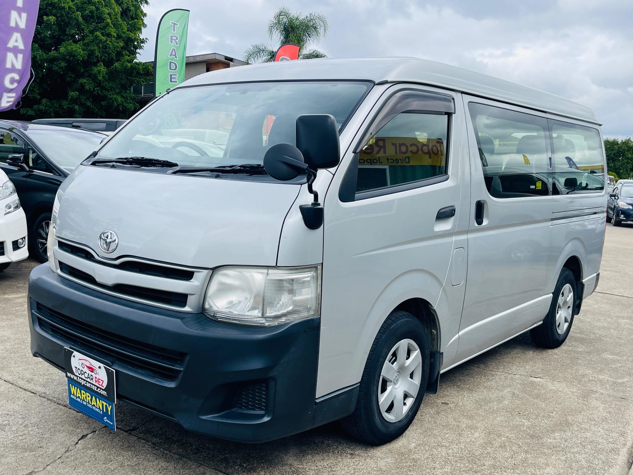 TOYOTA HIACE COMMUTER