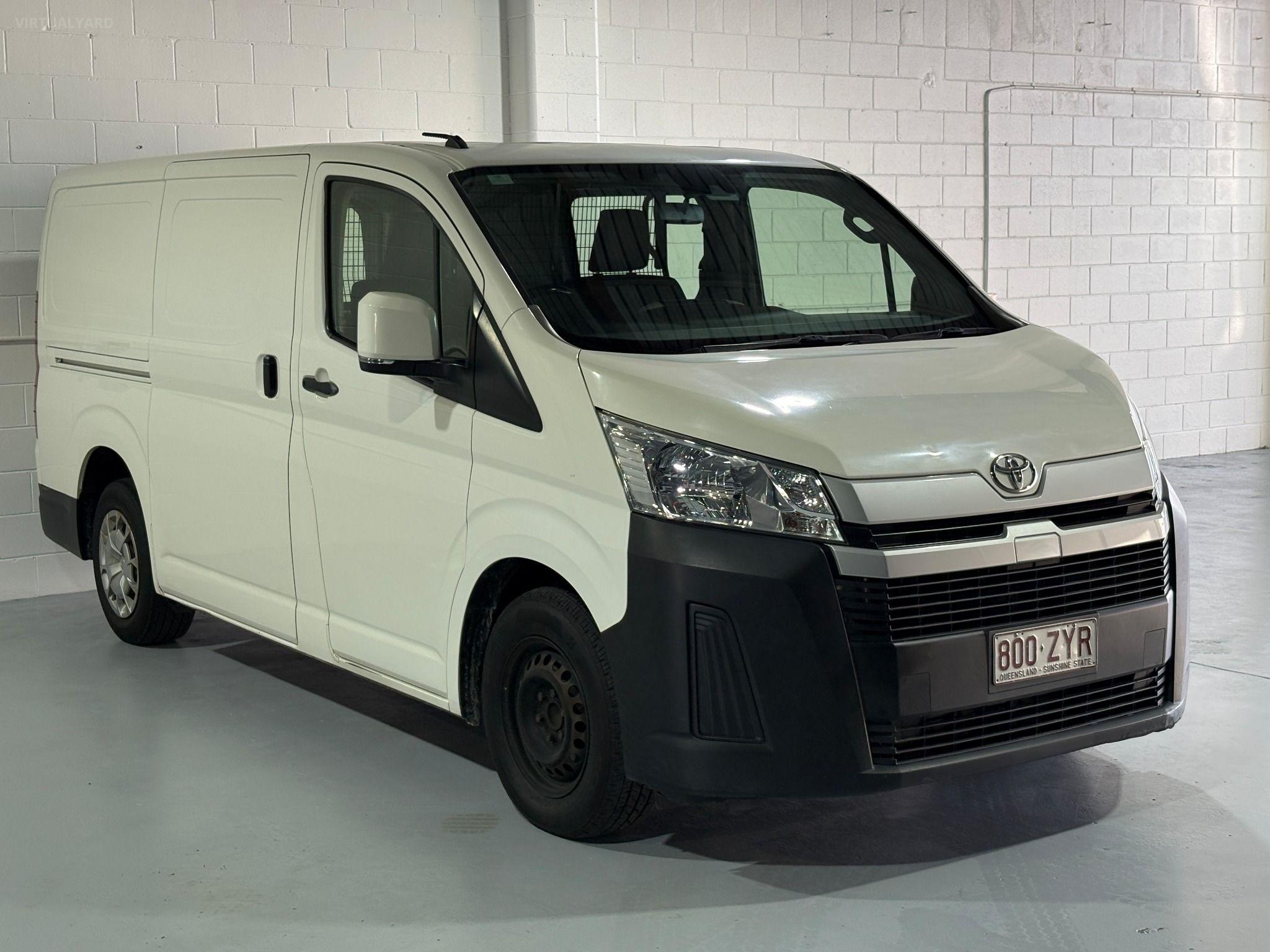TOYOTA HIACE
