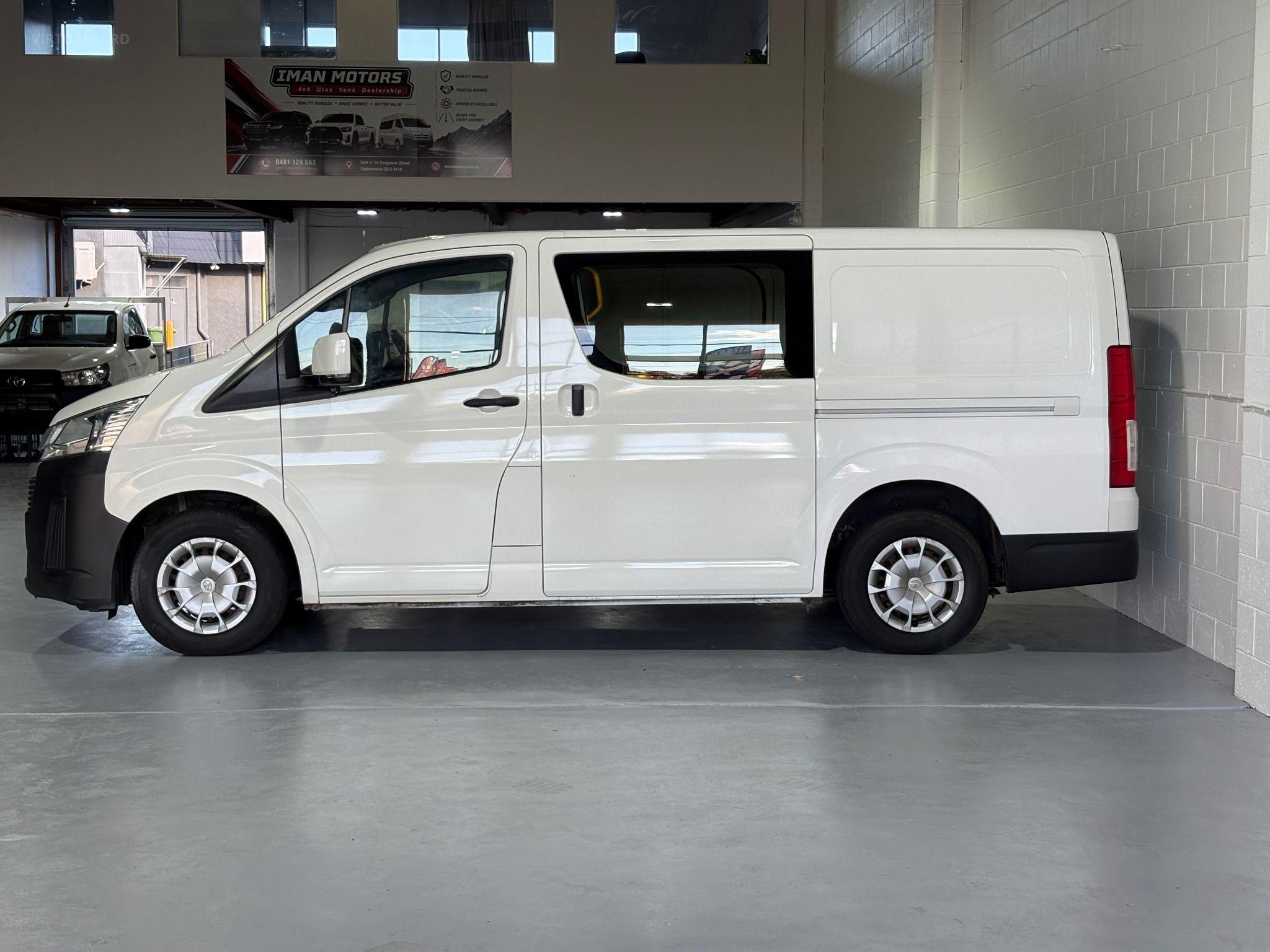 TOYOTA HIACE