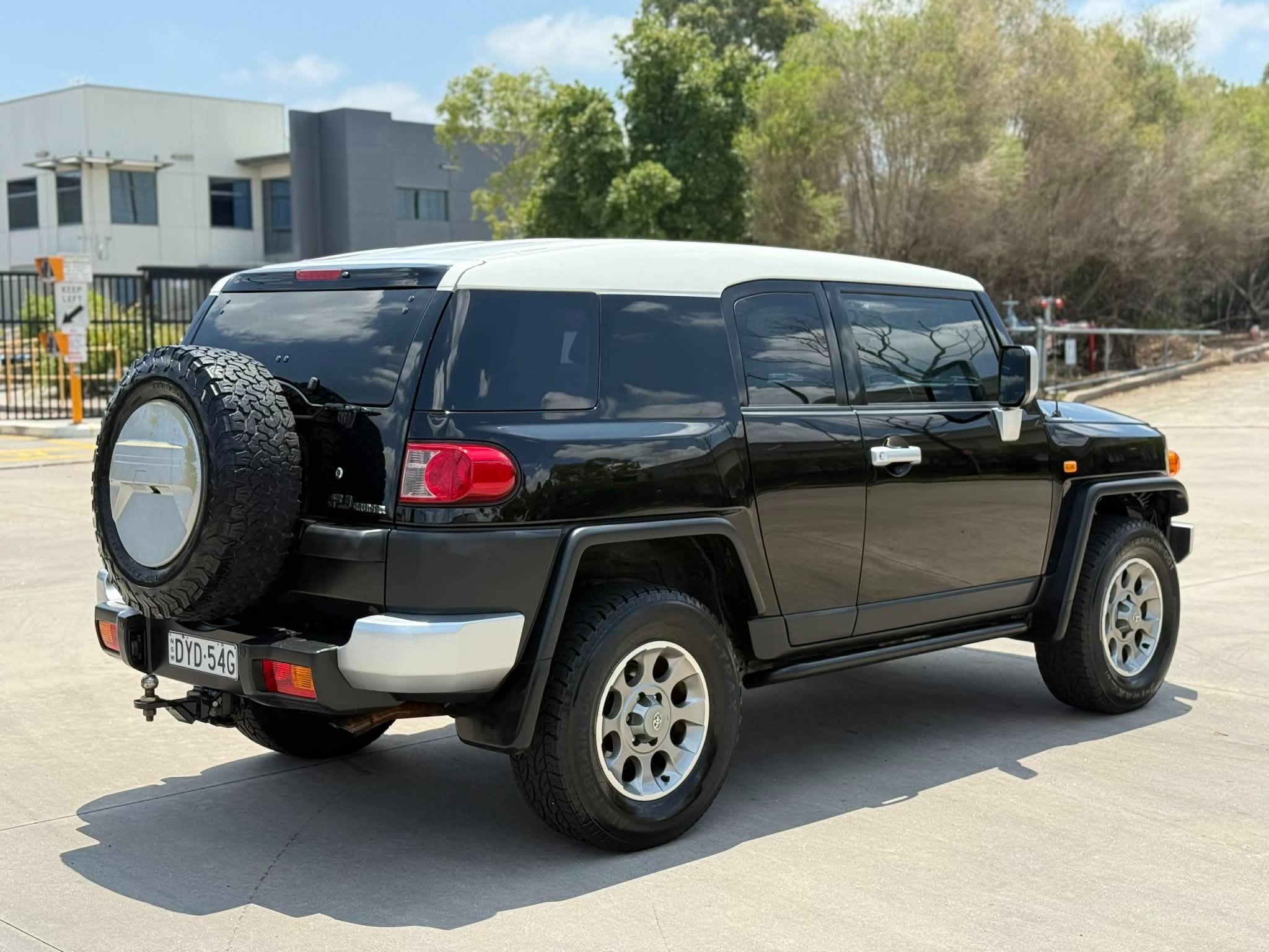 TOYOTA FJ CRUISER