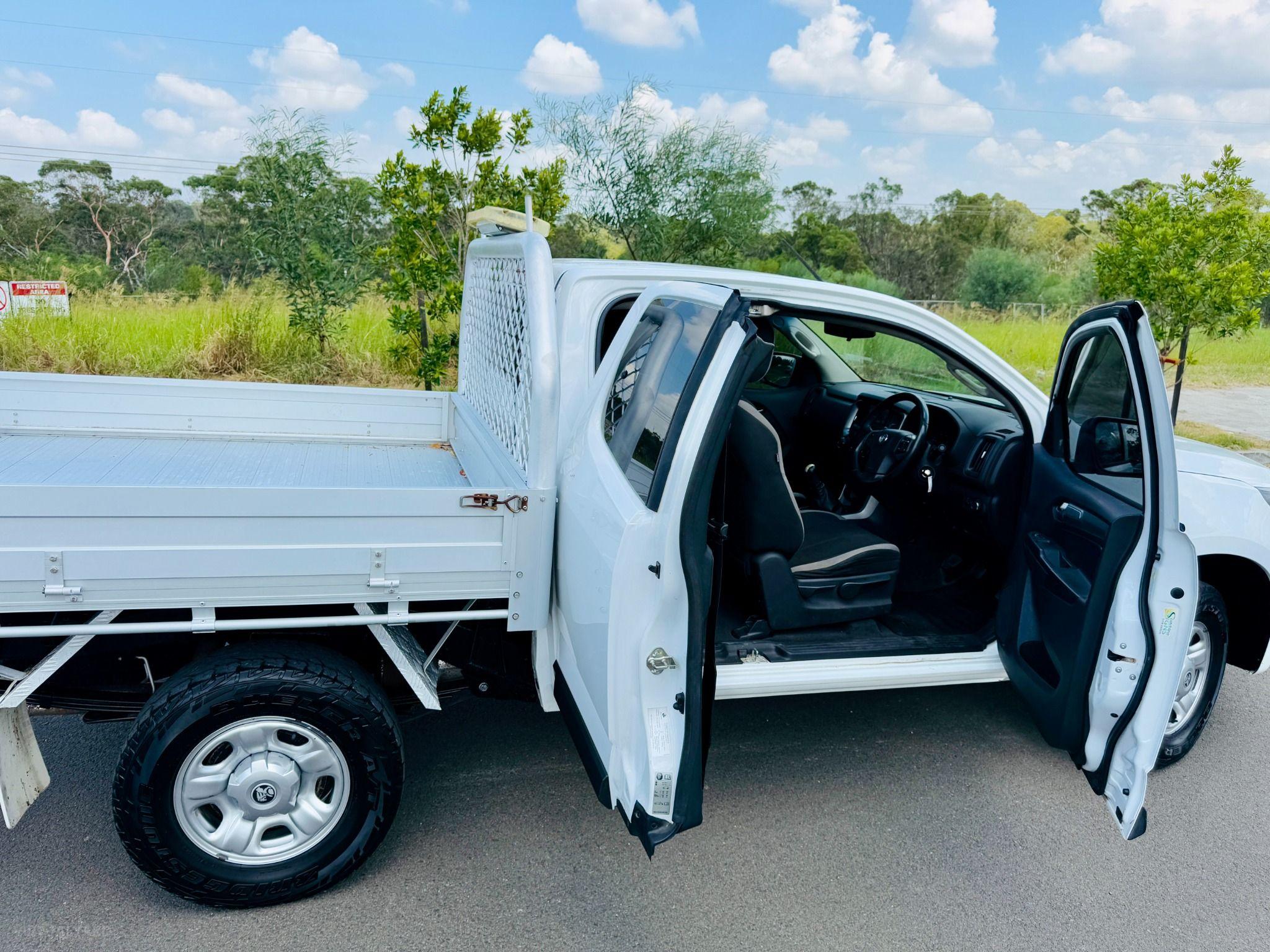 HOLDEN COLORADO