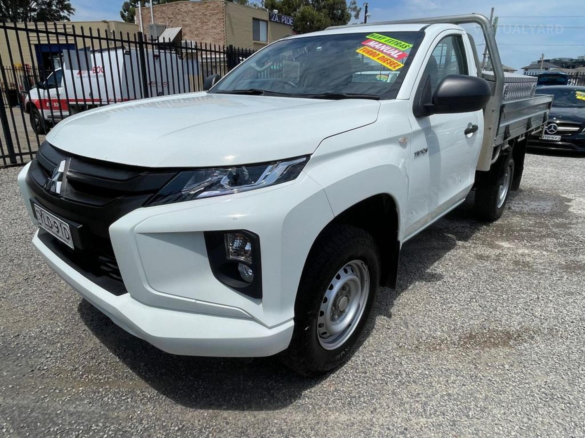 MITSUBISHI TRITON