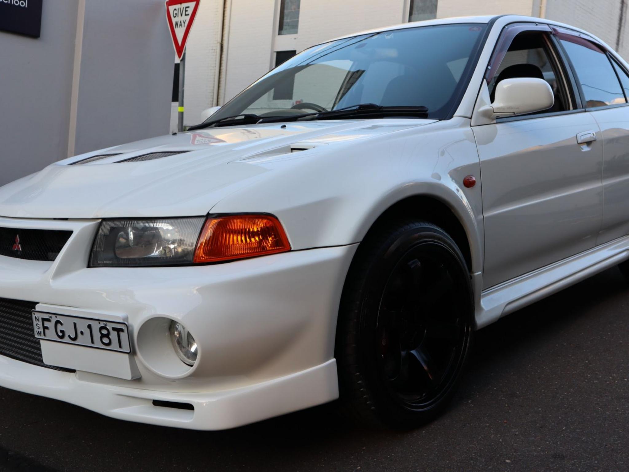 MITSUBISHI LANCER