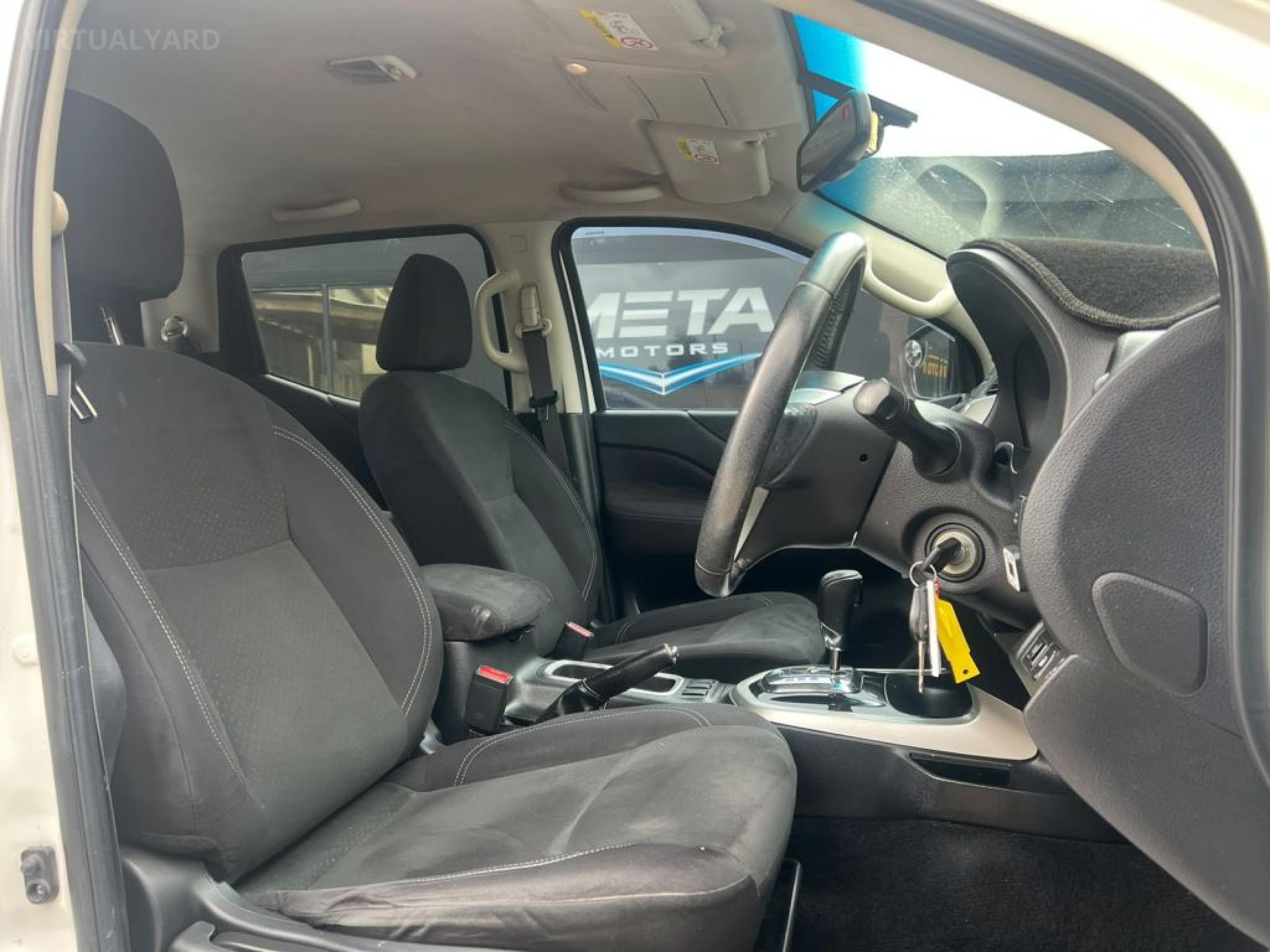 NISSAN NAVARA