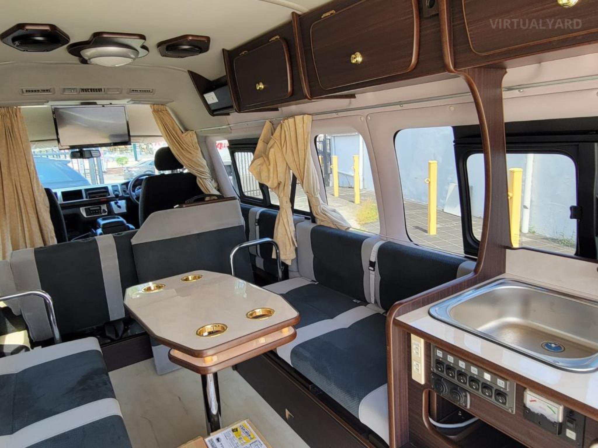 TOYOTA HIACE CAMPER SUPER GL
