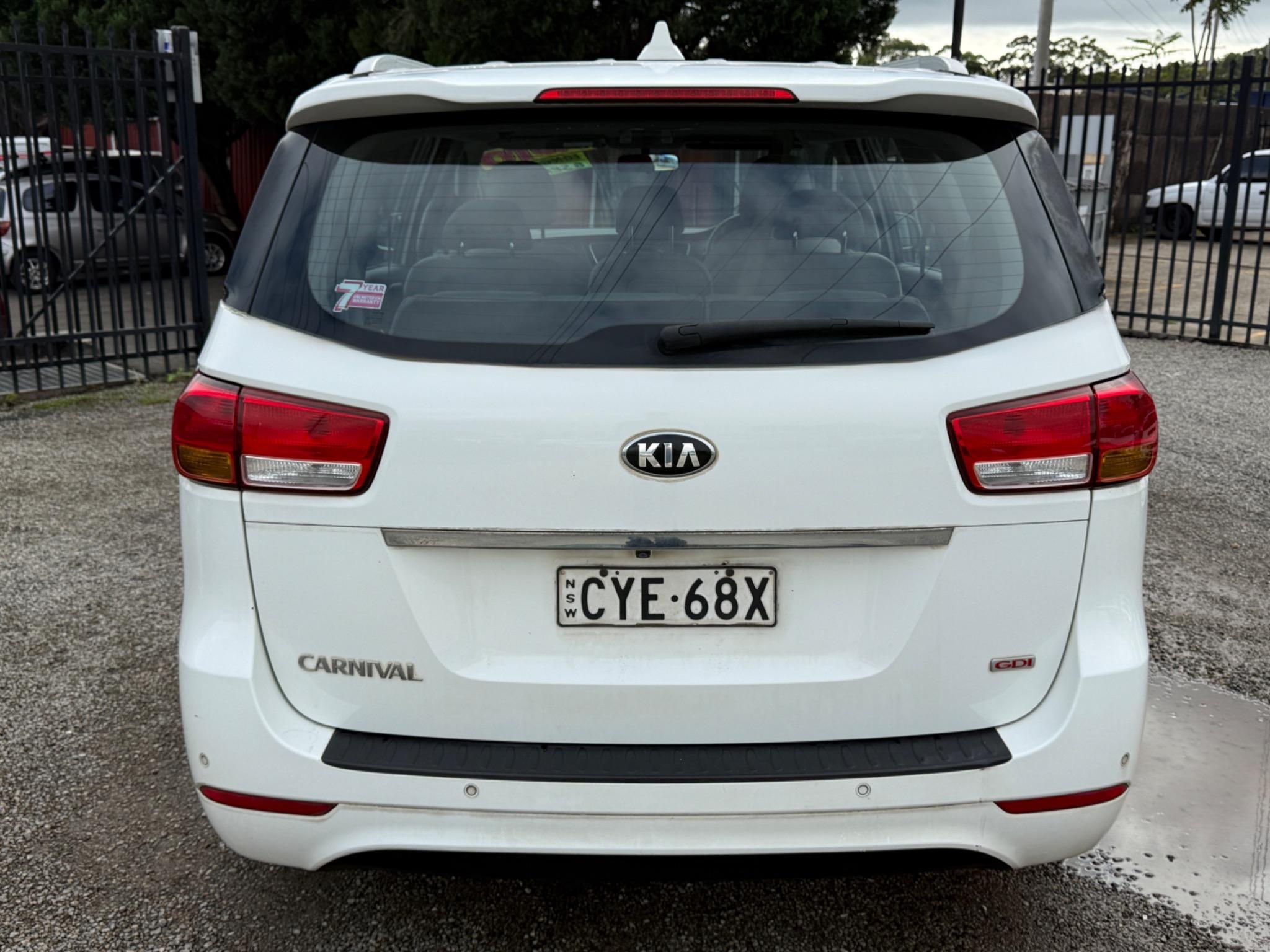 KIA CARNIVAL