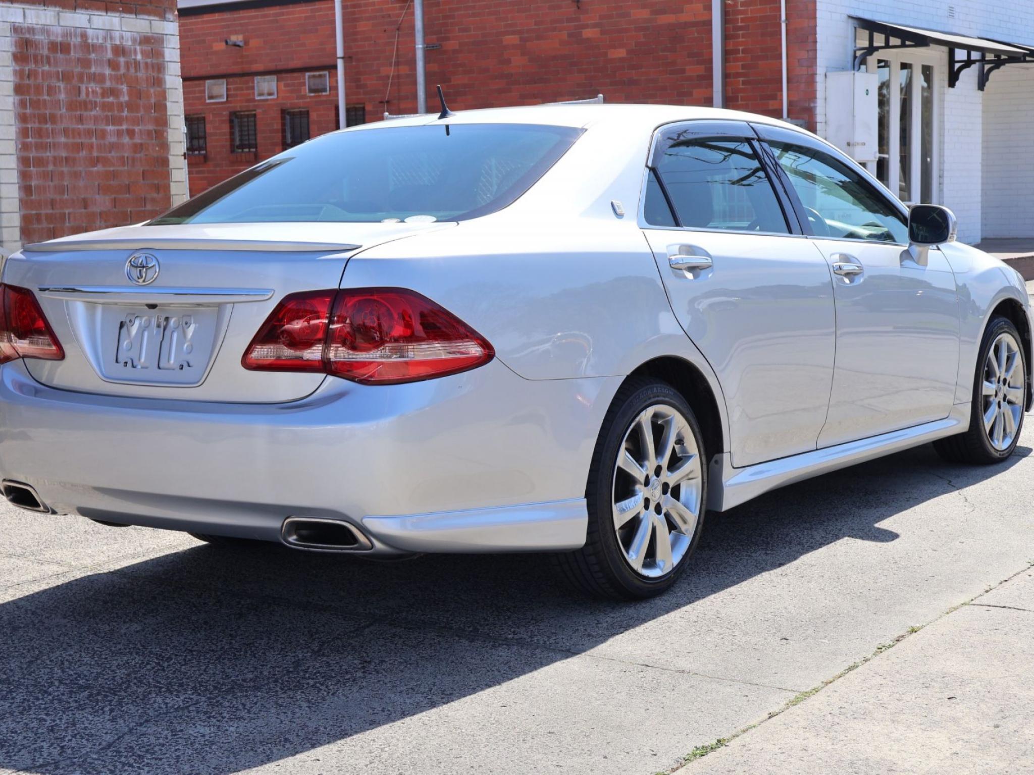 TOYOTA CROWN