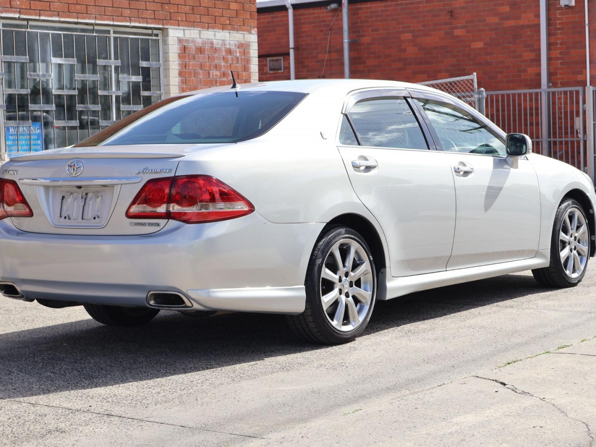 TOYOTA CROWN