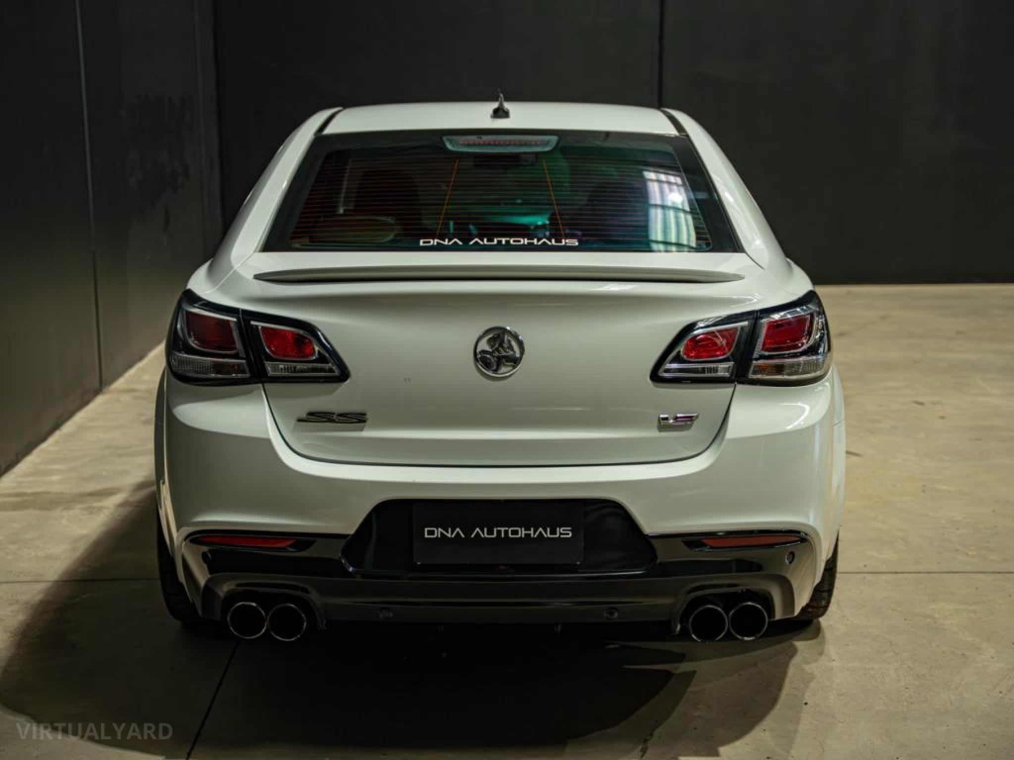 HOLDEN COMMODORE