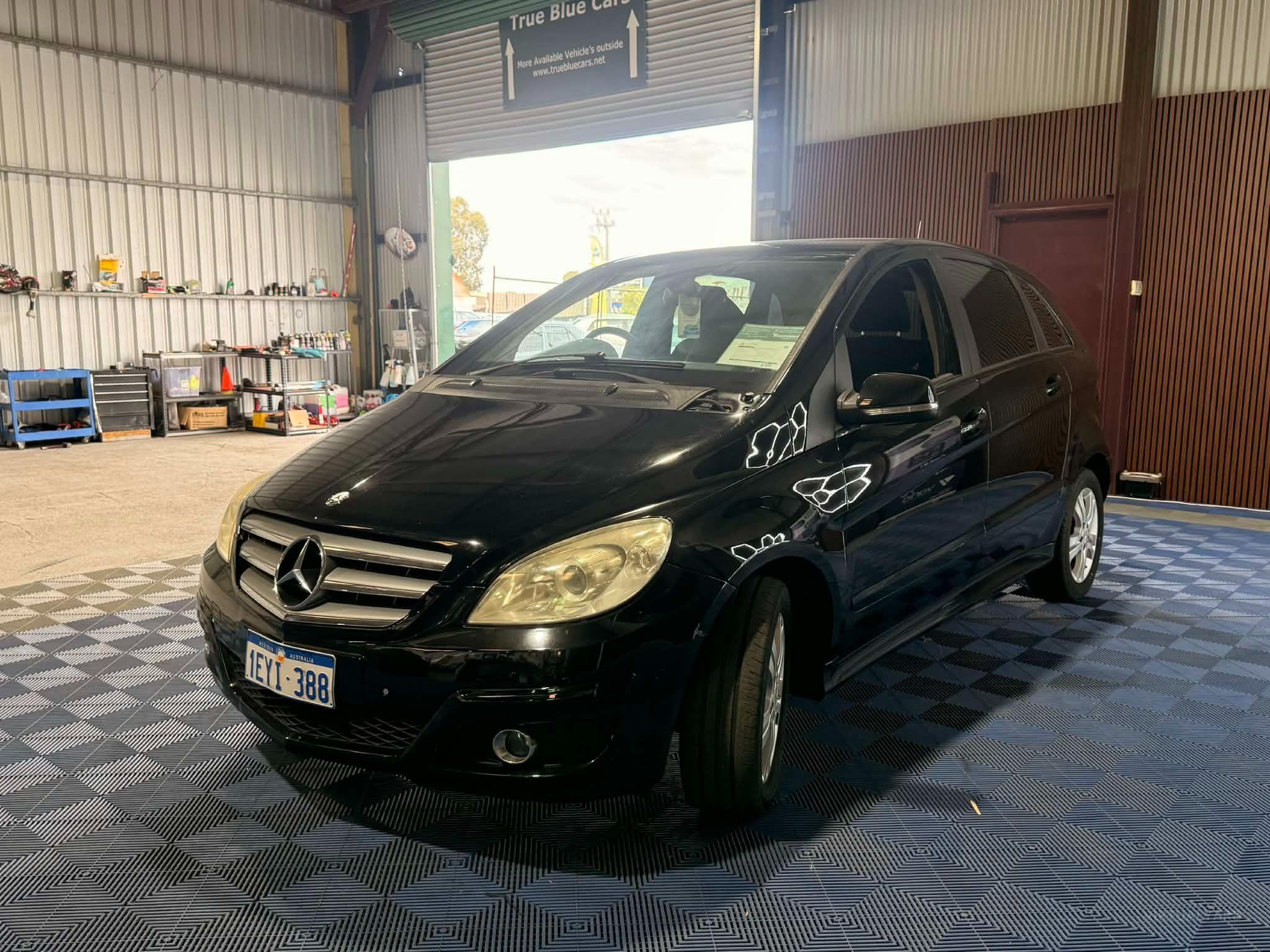 MERCEDES-BENZ B200