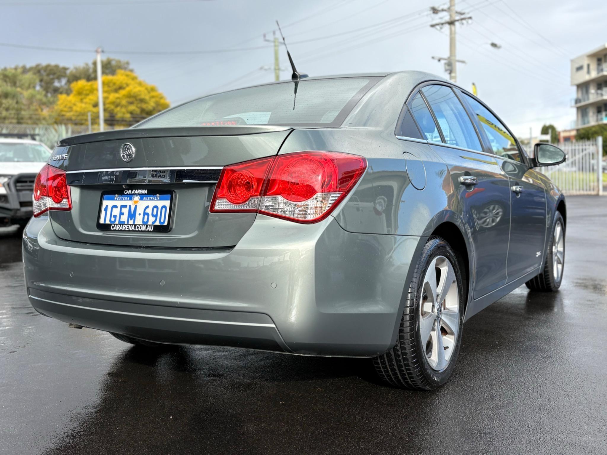 HOLDEN CRUZE