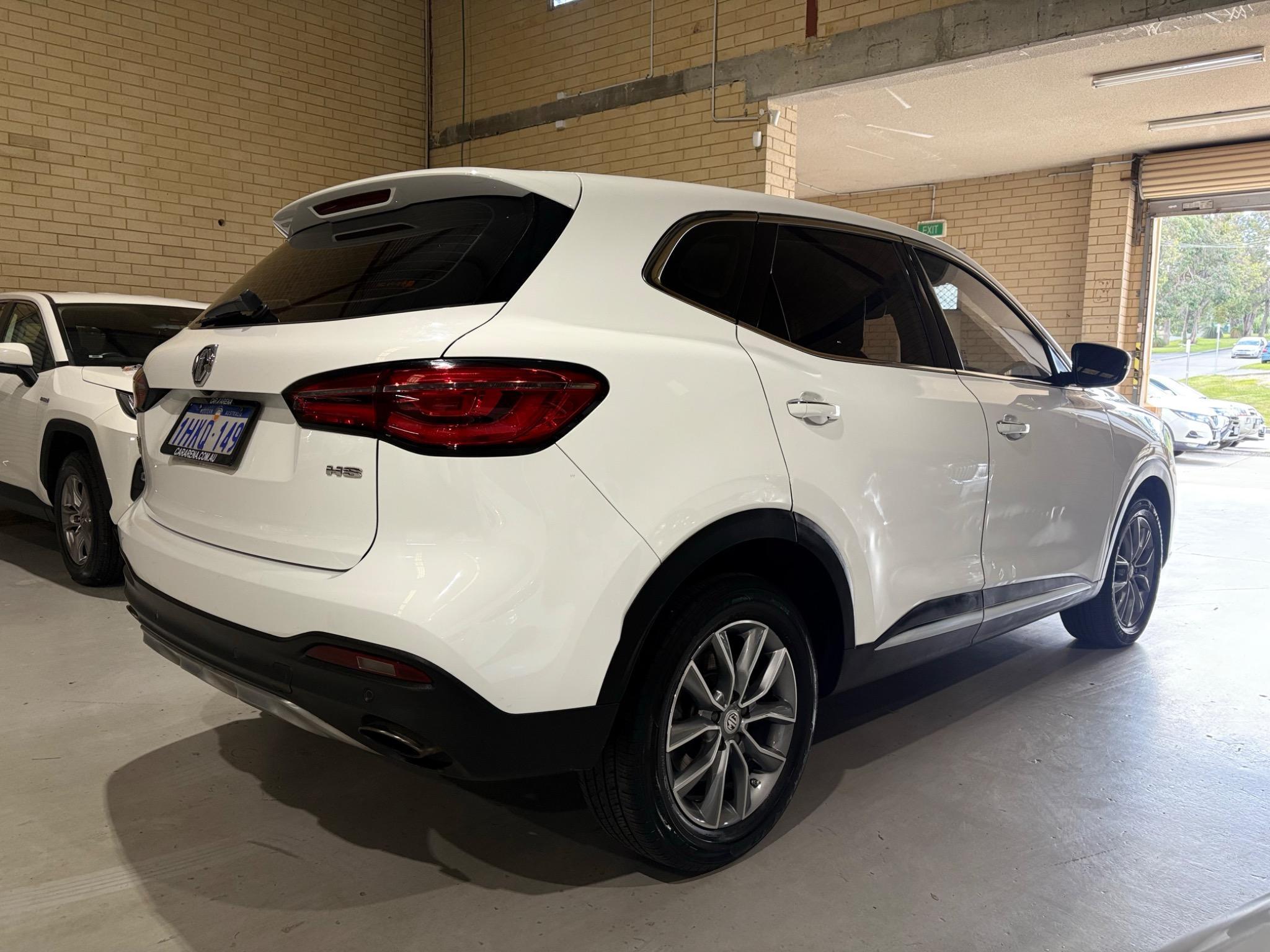 MG HS