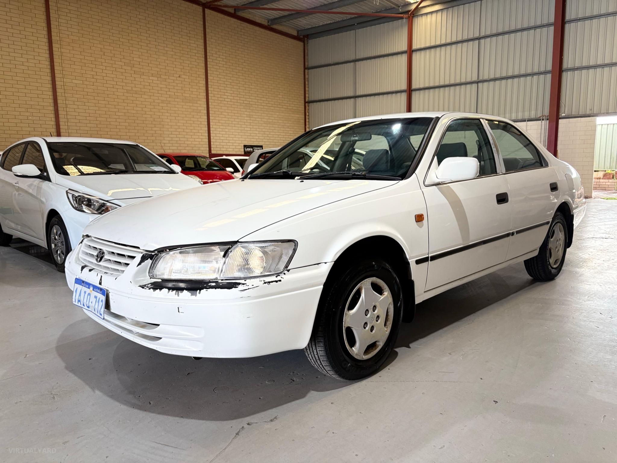 TOYOTA CAMRY