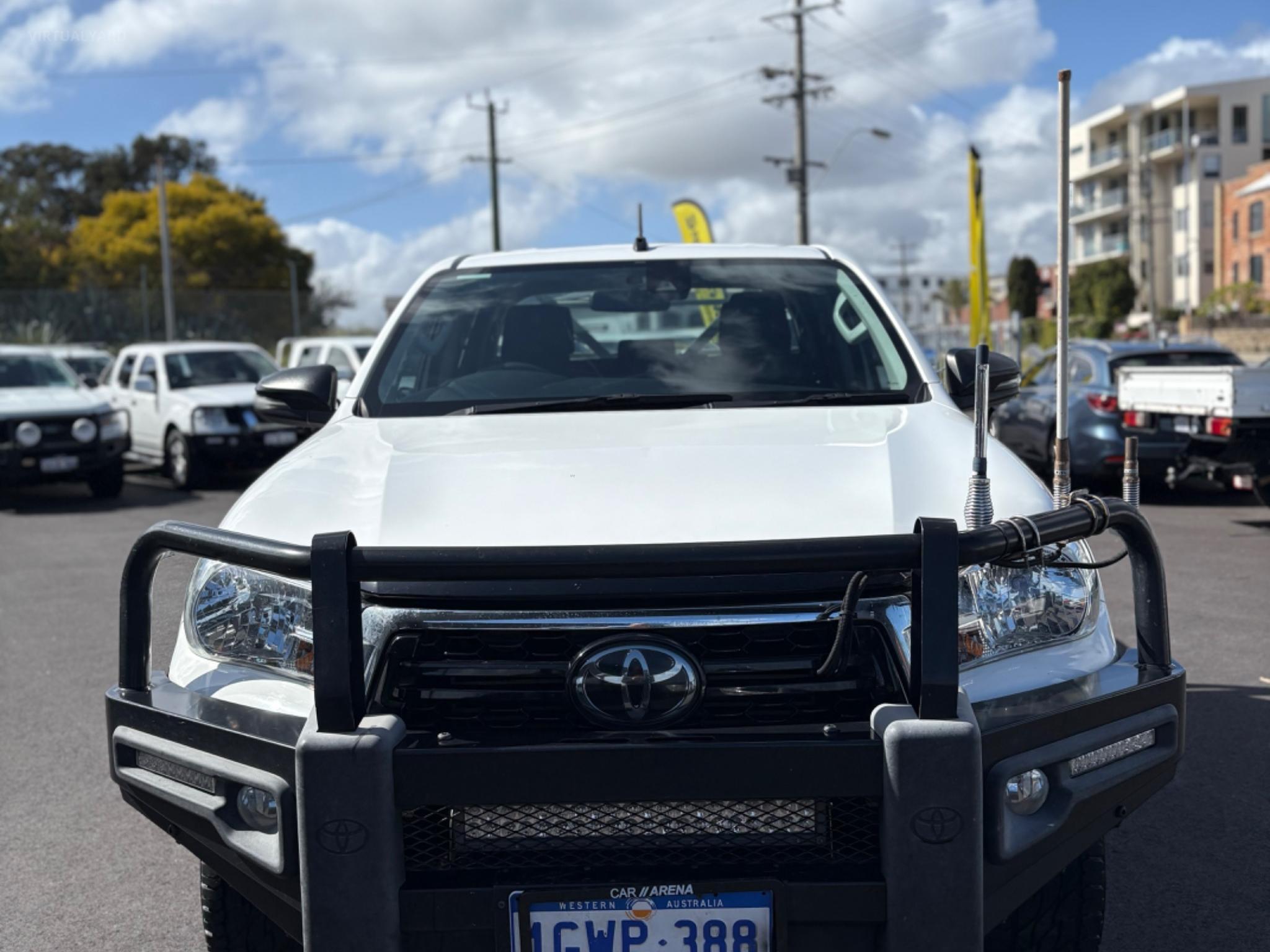 TOYOTA HILUX