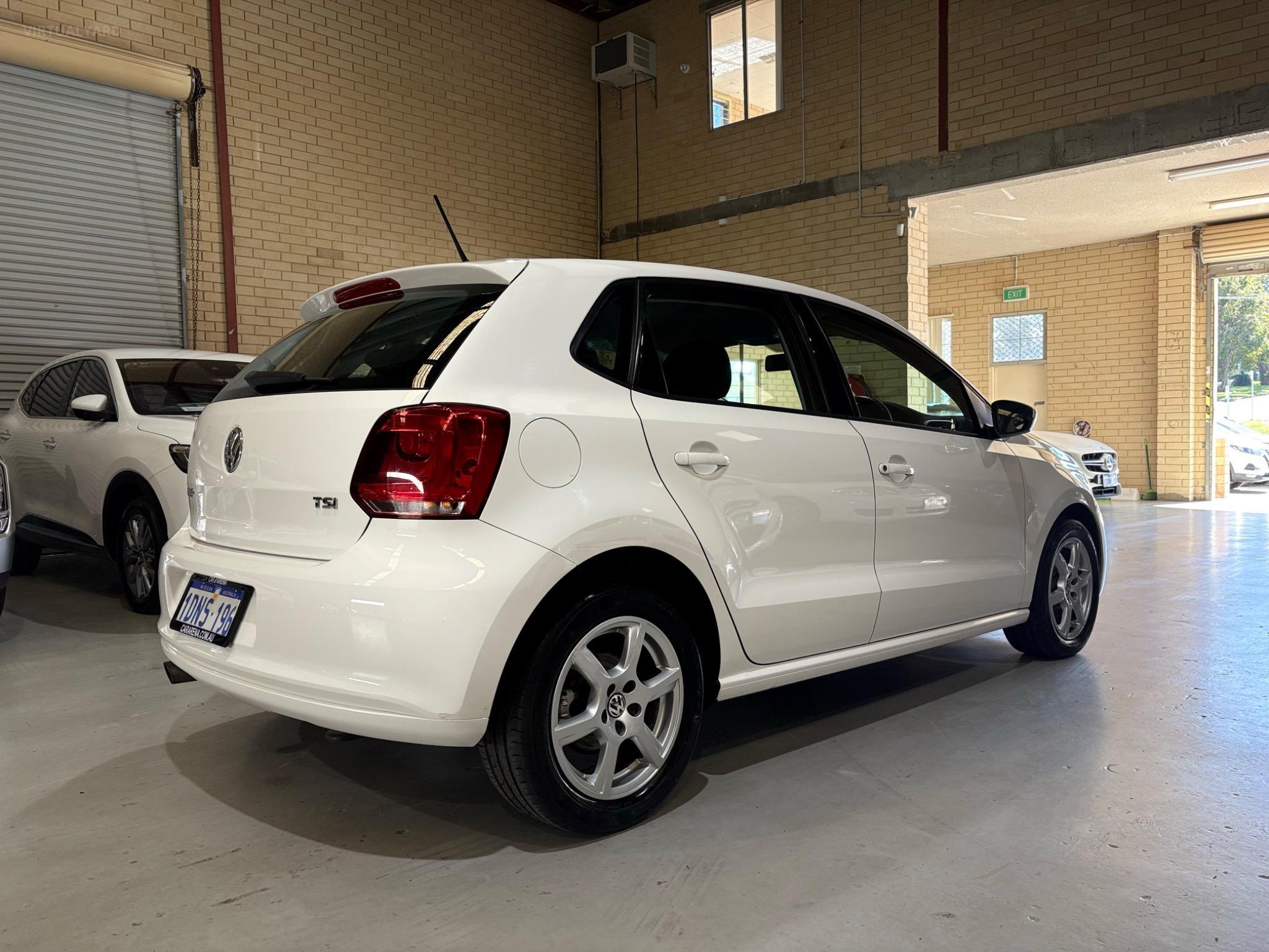 VOLKSWAGEN POLO