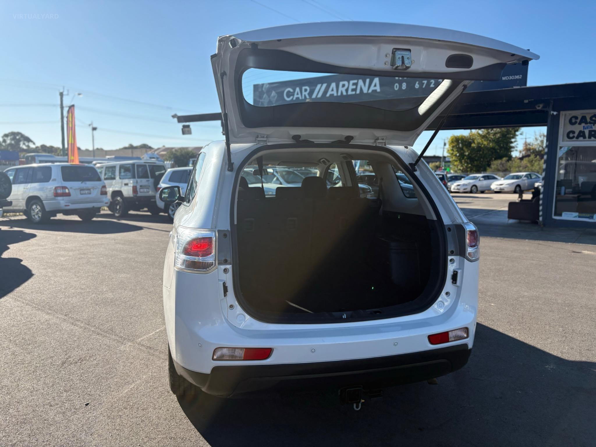 MITSUBISHI OUTLANDER