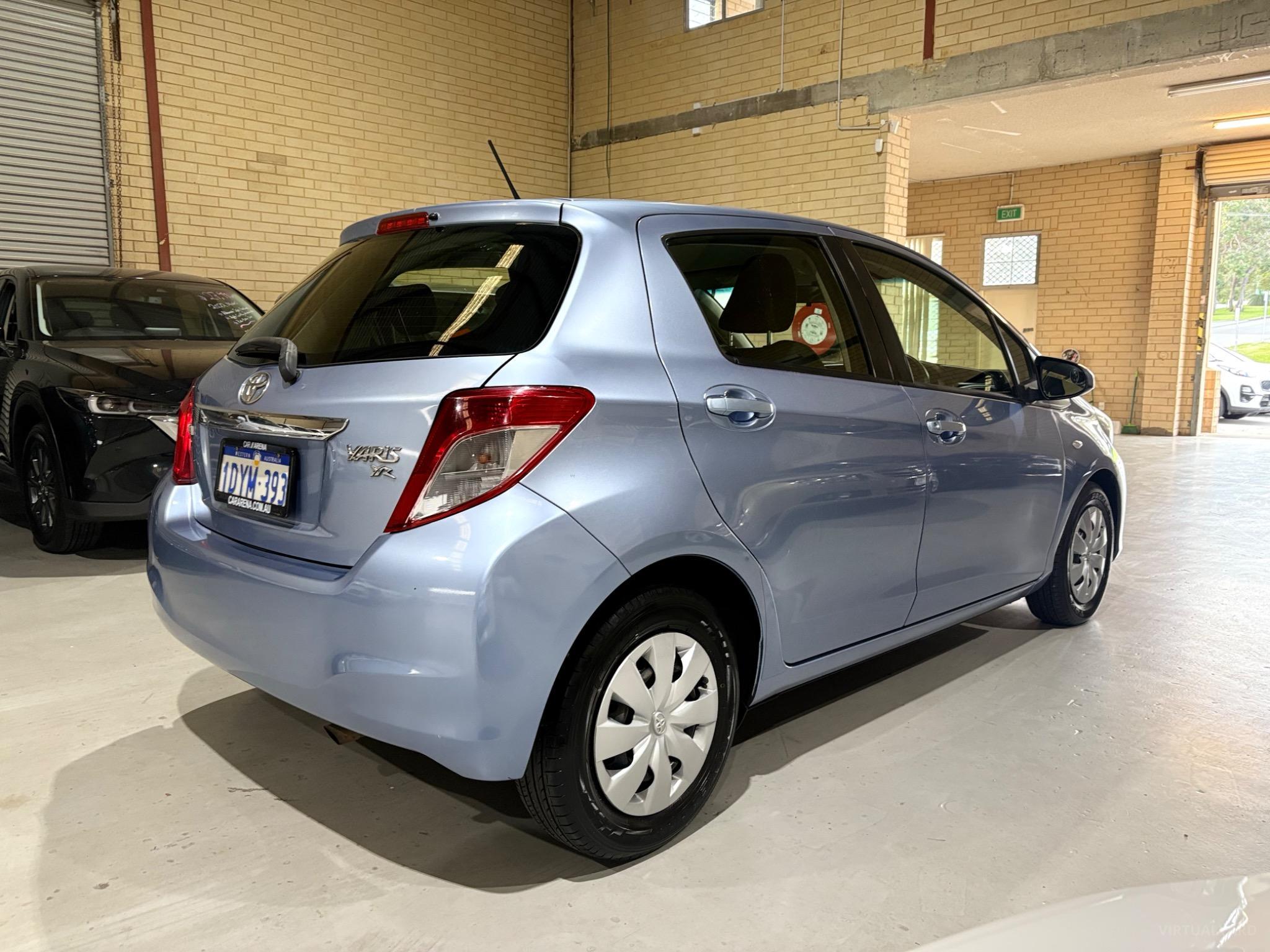 TOYOTA YARIS