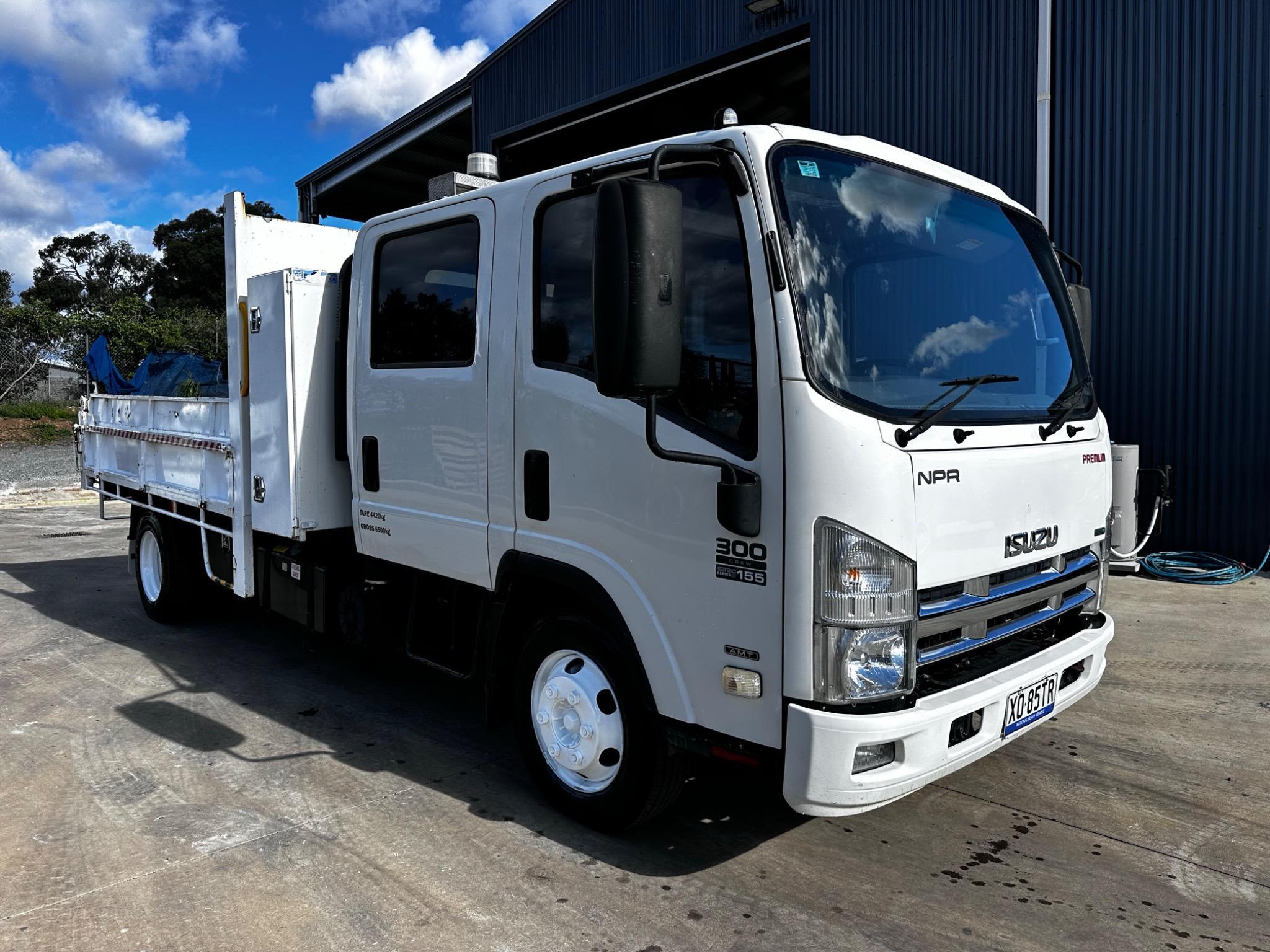 ISUZU NPR300
