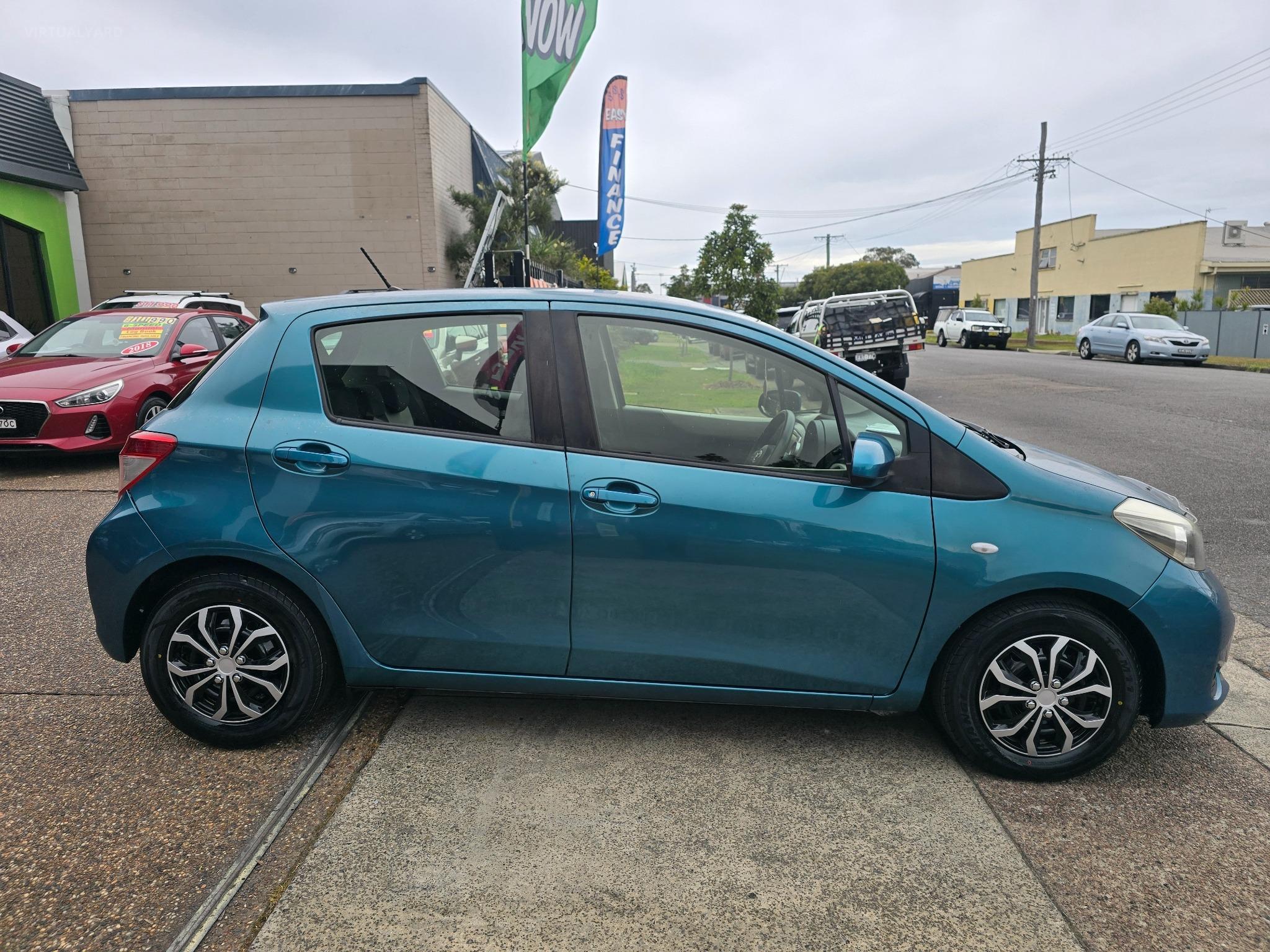 TOYOTA YARIS