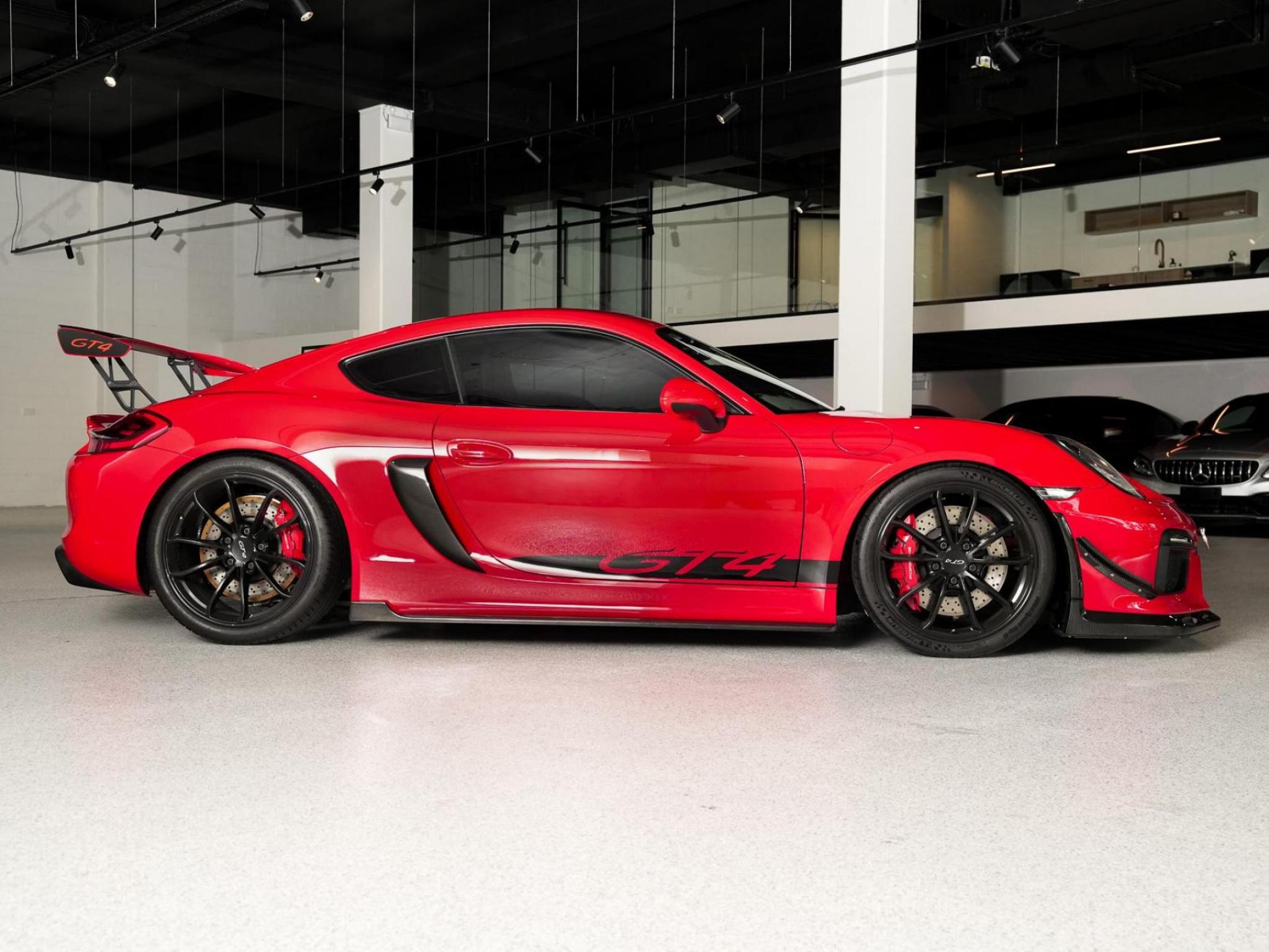 PORSCHE CAYMAN