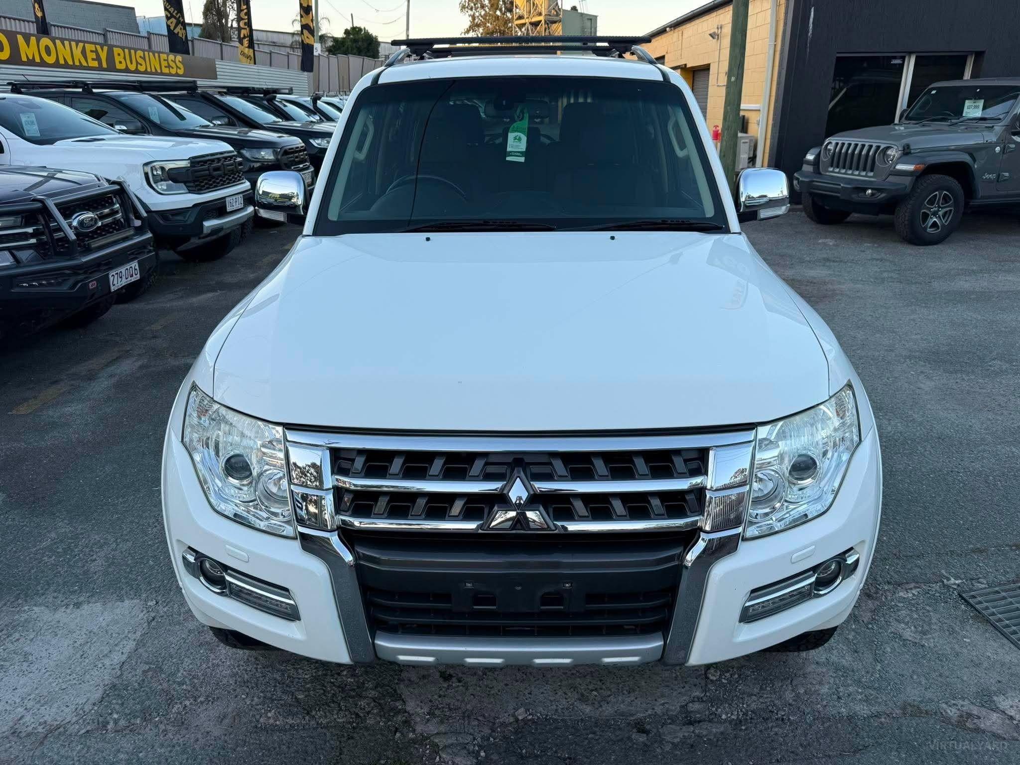MITSUBISHI PAJERO