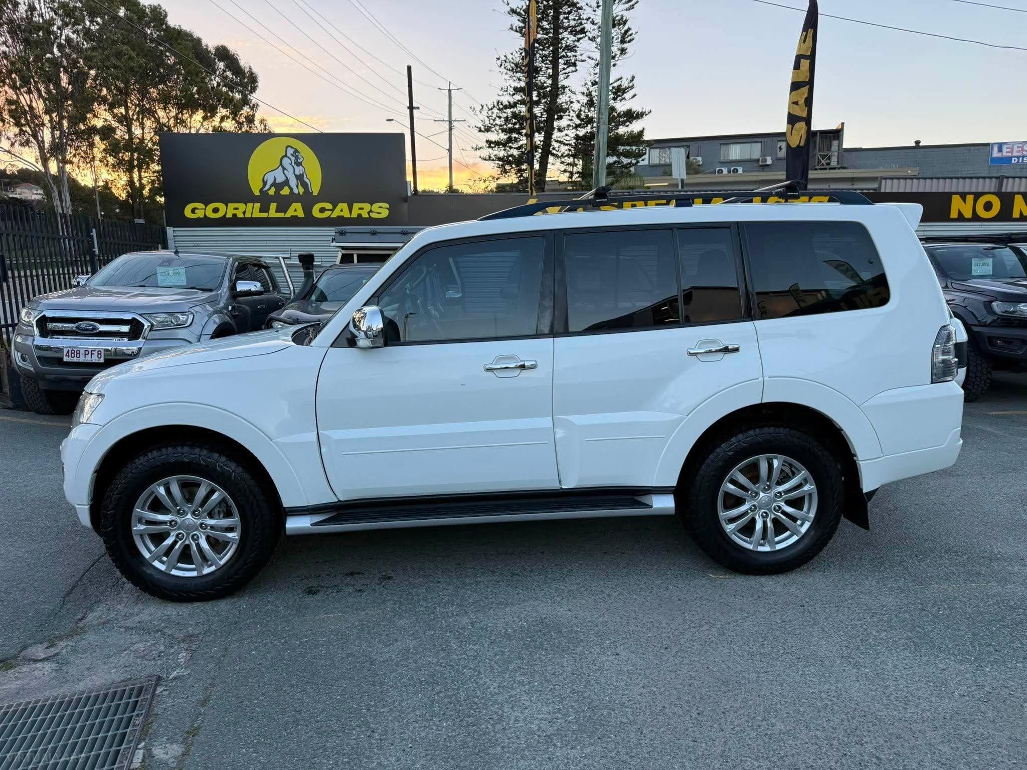 MITSUBISHI PAJERO