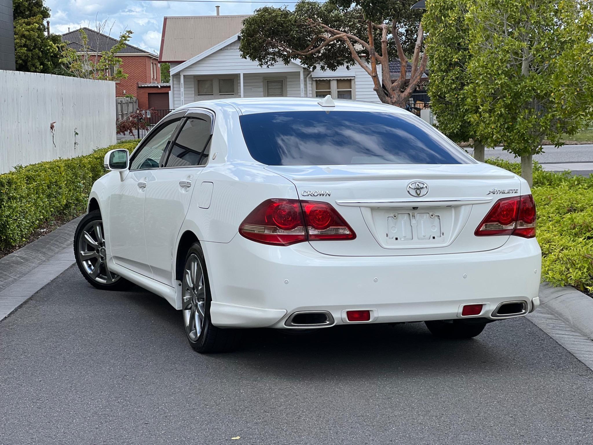 TOYOTA CROWN ATHLETE