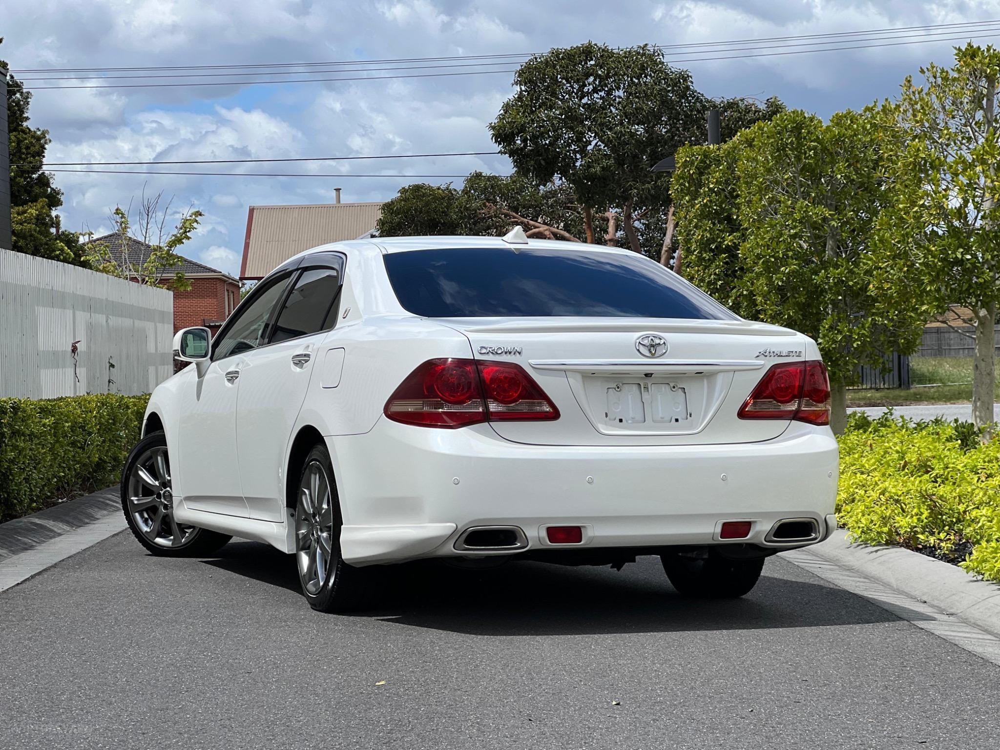 TOYOTA CROWN ATHLETE