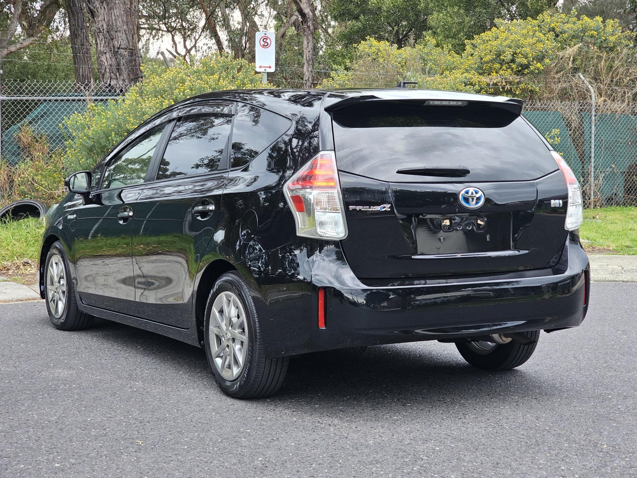 TOYOTA PRIUS ALPHA HYBRID