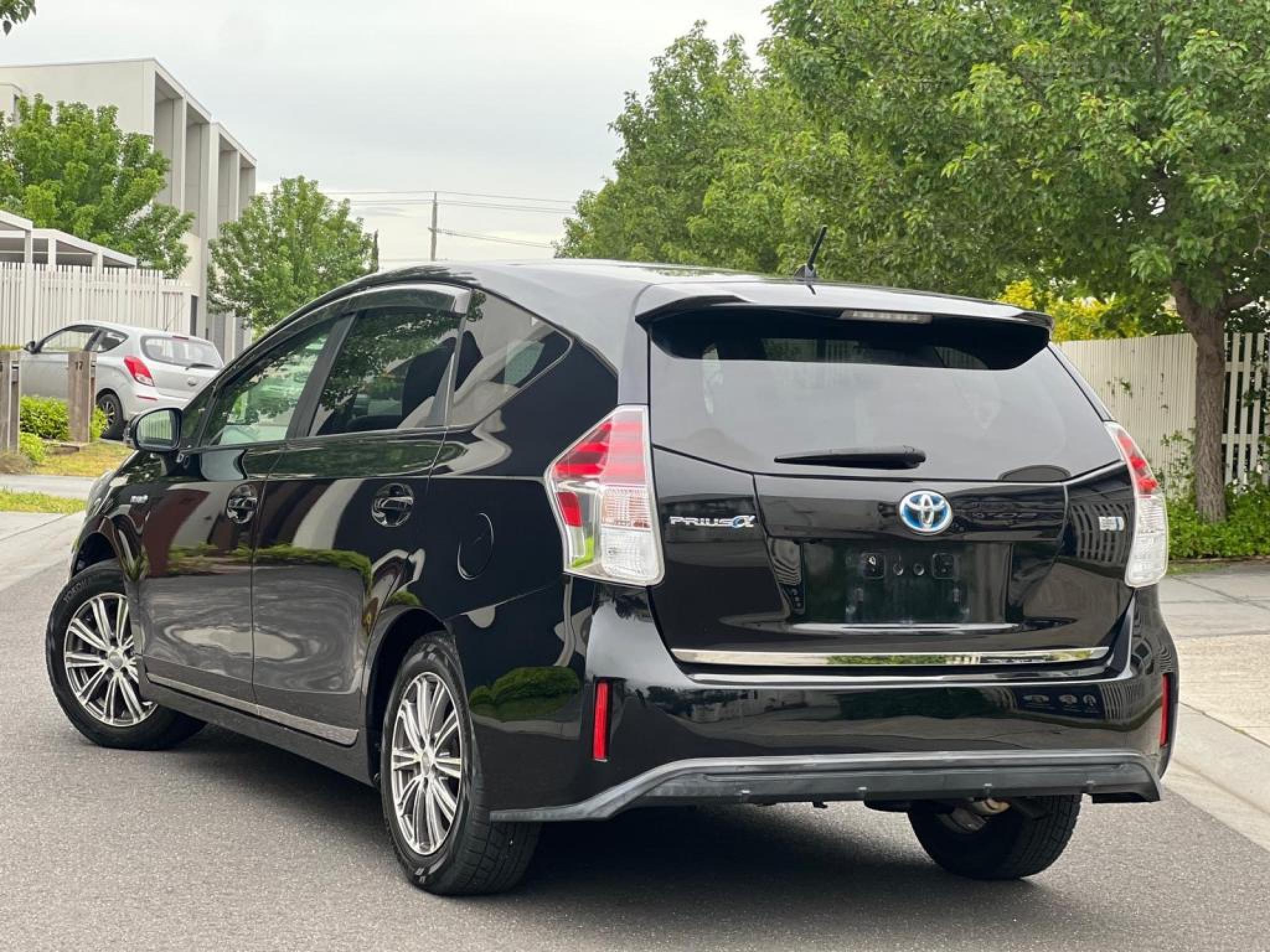 TOYOTA PRIUS ALPHA HYBRID
