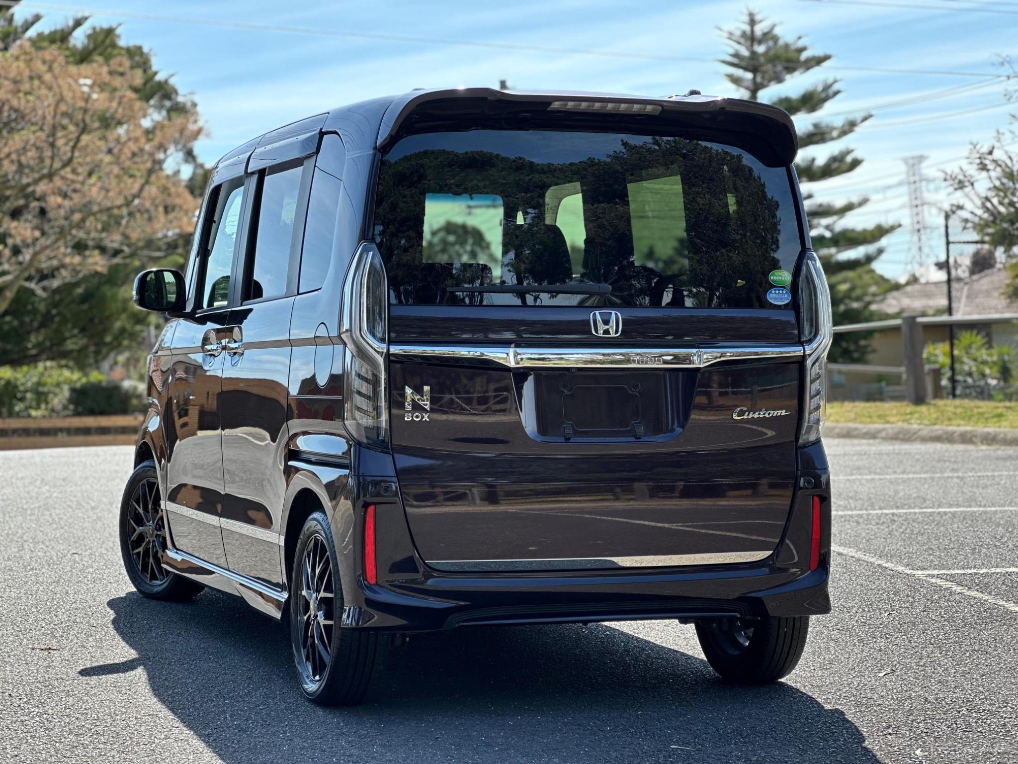 HONDA N-BOX