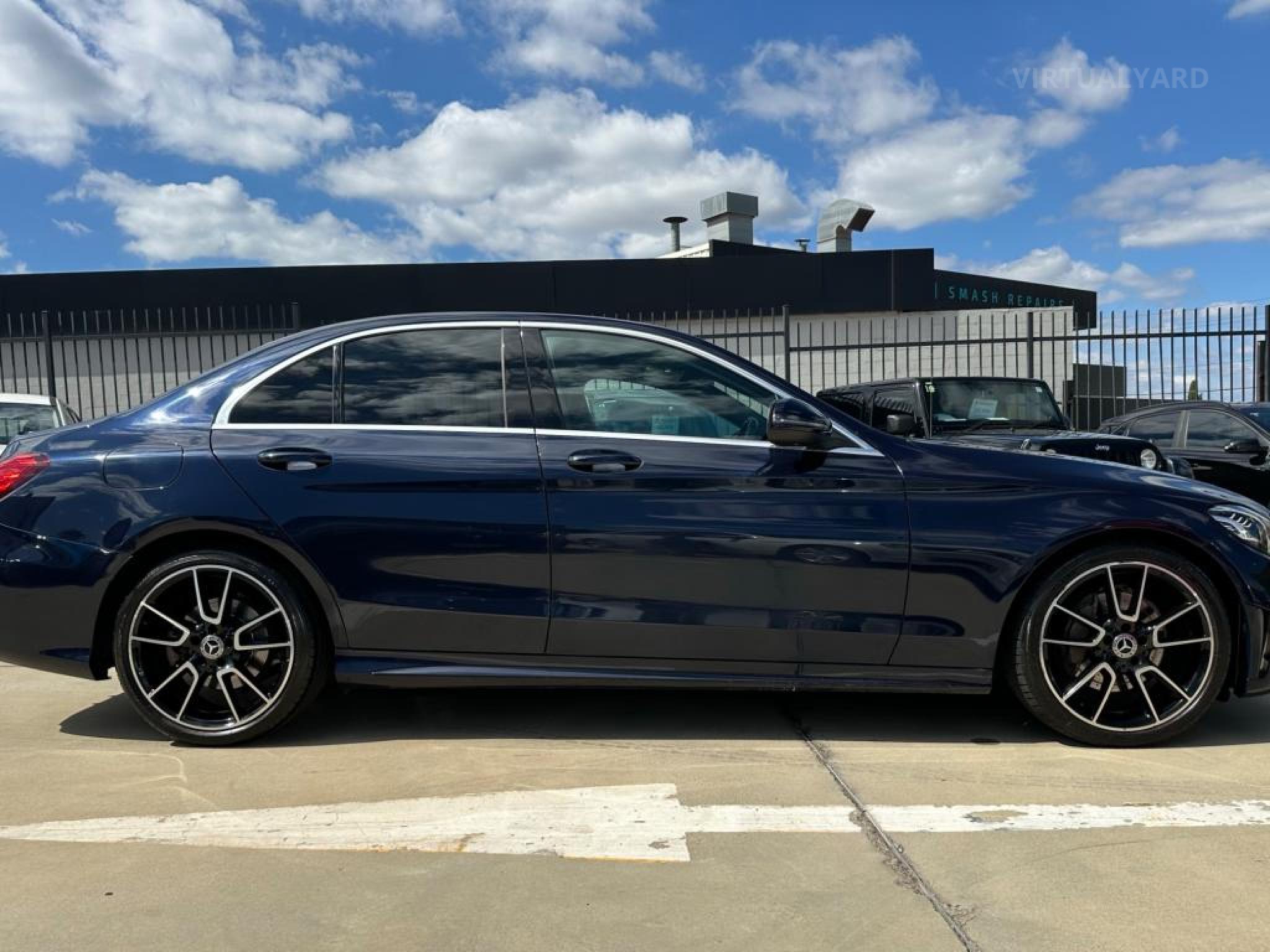 MERCEDES-BENZ C200