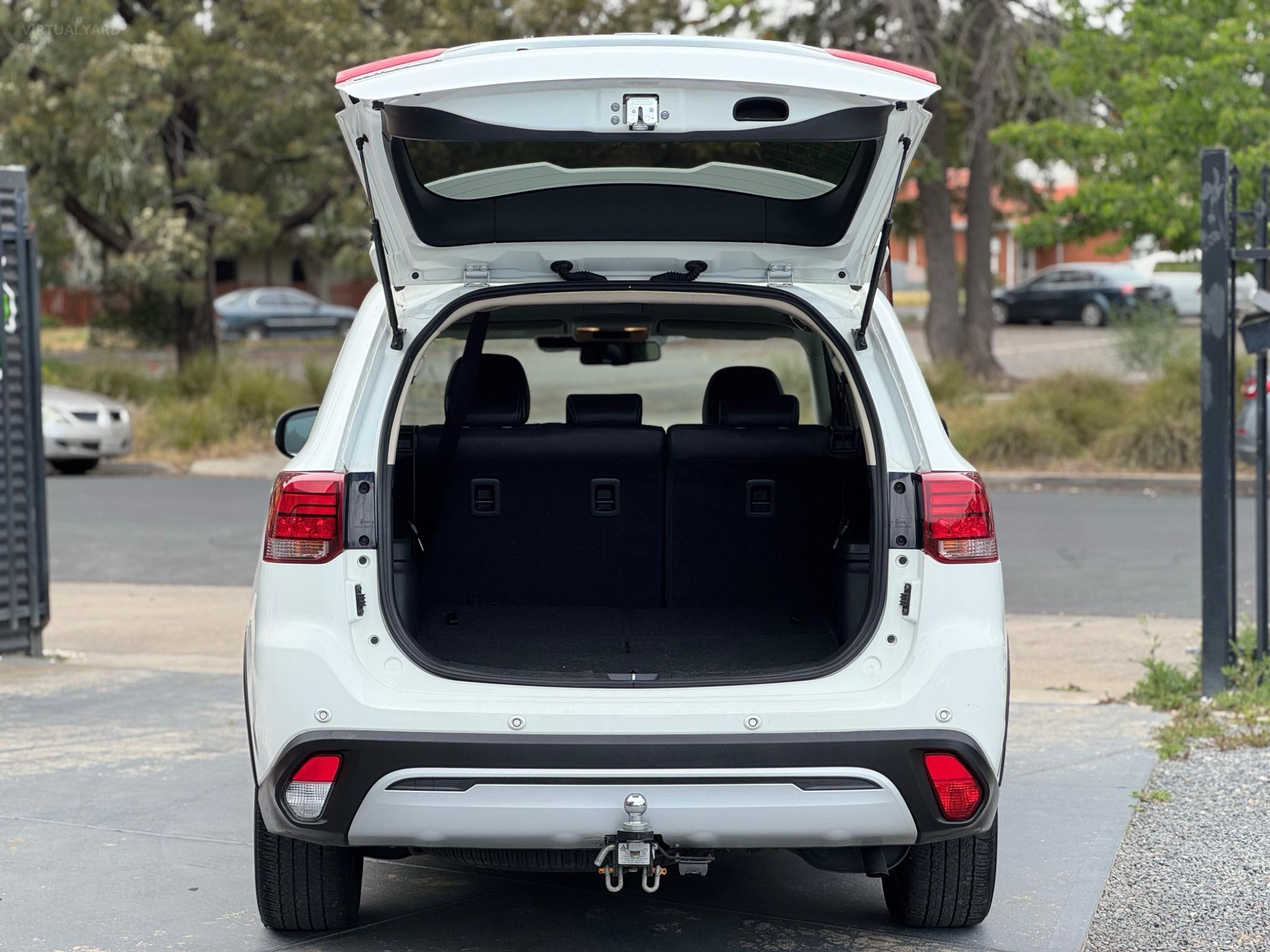 MITSUBISHI OUTLANDER
