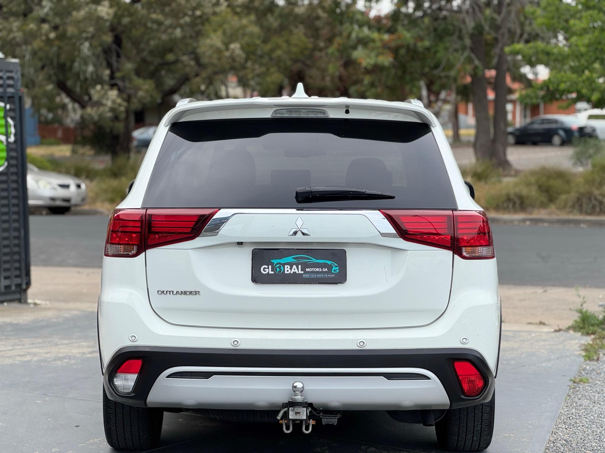 MITSUBISHI OUTLANDER